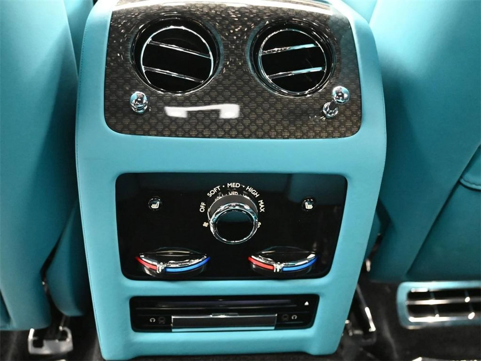 mph011_2915881448_C38_YU_Nl9_JEC_5onr0q_XHM_8o_g4g_E_a01a7737b8