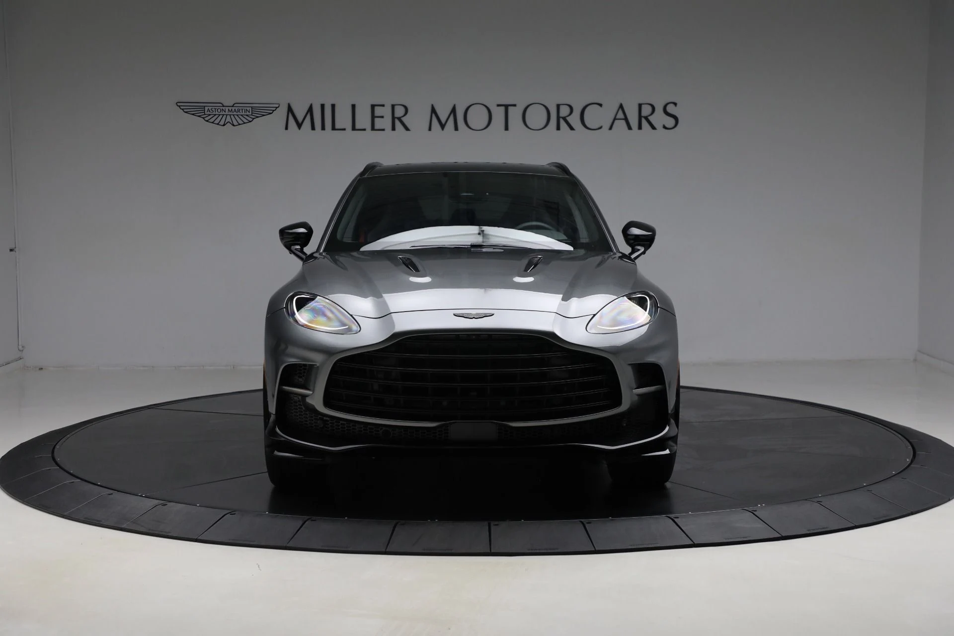 mph011_2917451545_New_2025_Aston_Martin_DBX_707_a1979b6472