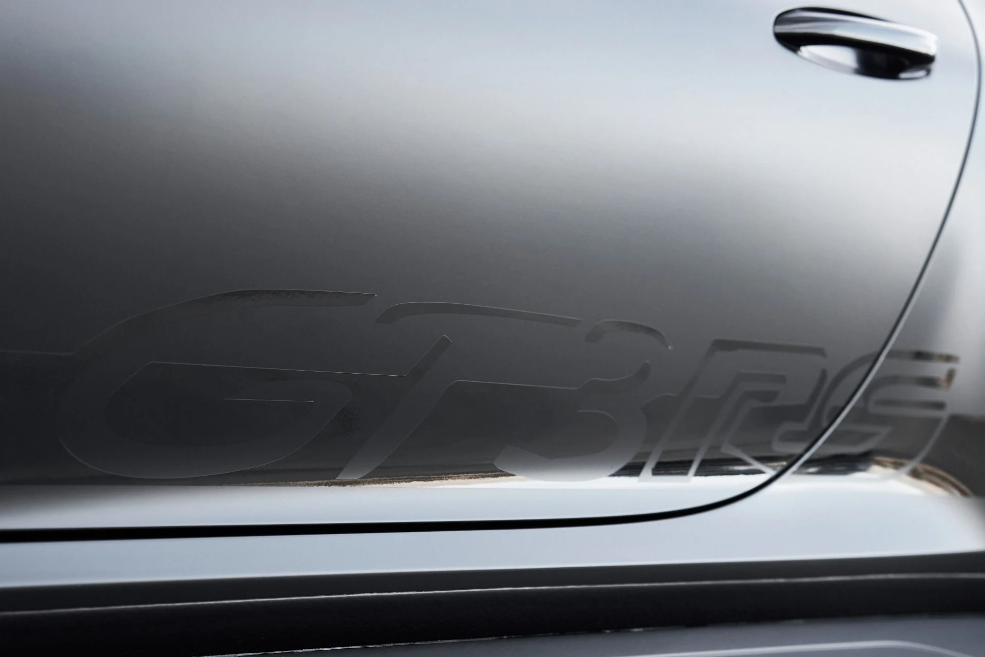 mph011_293495881_Used_2025_Porsche_911_GT_3_RS_1762914438_548a0a4c22