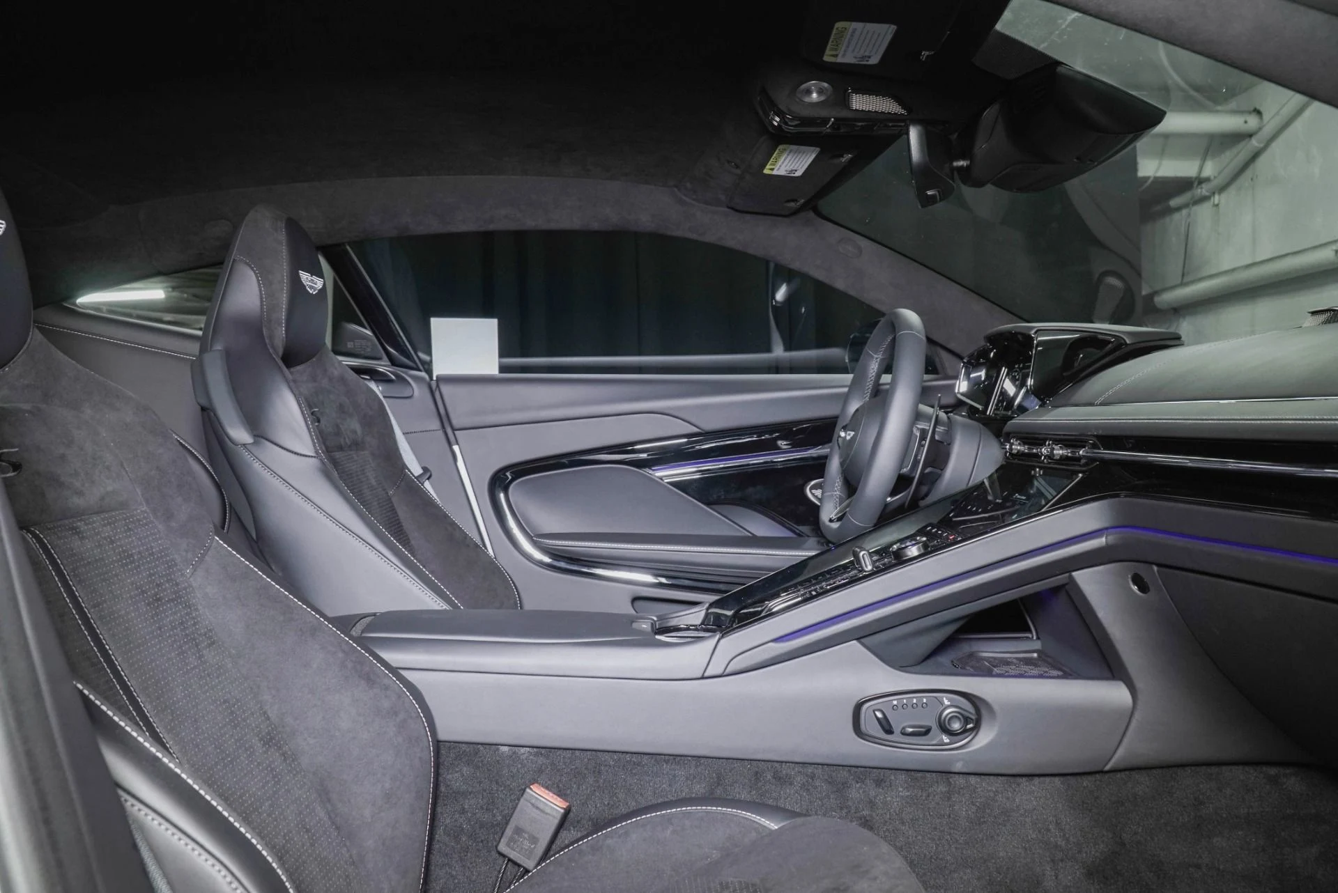 mph011_2938667729_New_2026_Aston_Martin_DB_12_1789417407_e7d7b07dc8