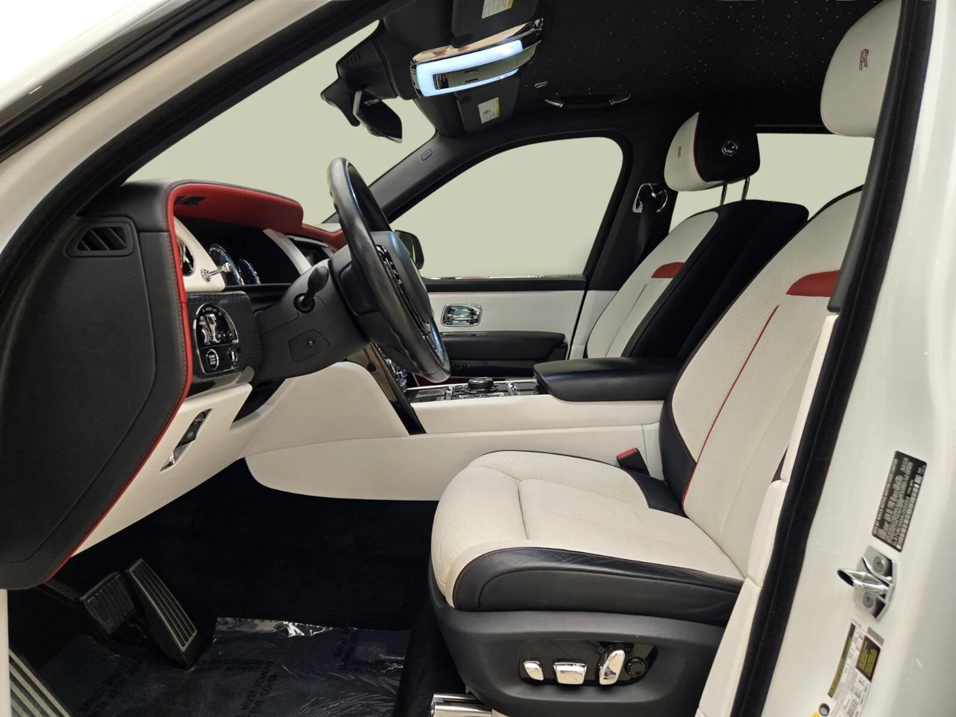 mph011_2940506806_Used_2021_Rolls_Royce_Cullinan_1761977965_4139a4ef7d