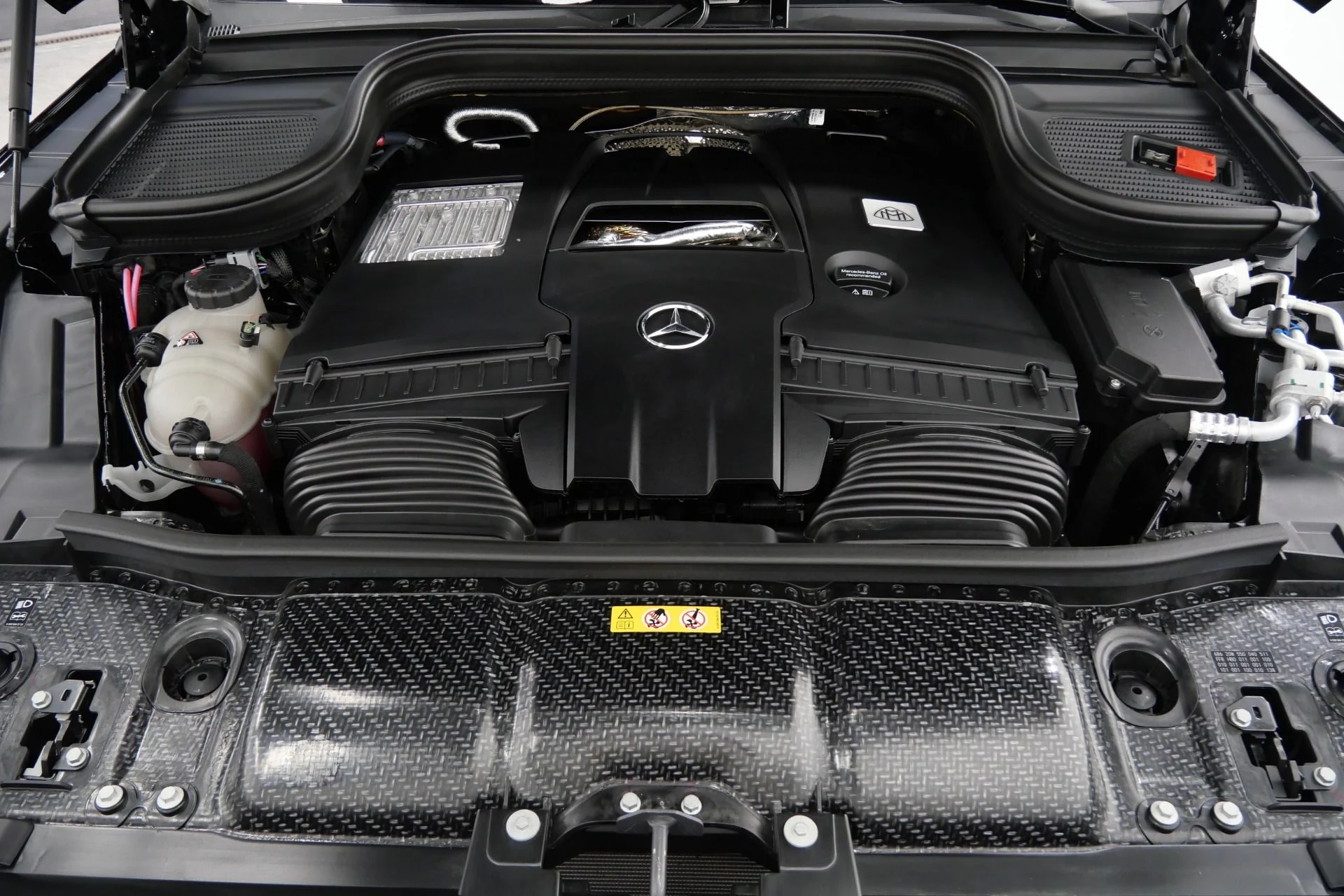 mph011_2940812484_Used_2025_Mercedes_Benz_Maybach_GLS_600_4_MATIC_Monoblock_Wheels_4_Seat_Configuration_Rear_Entertainment_1776793710_0bb97801b2