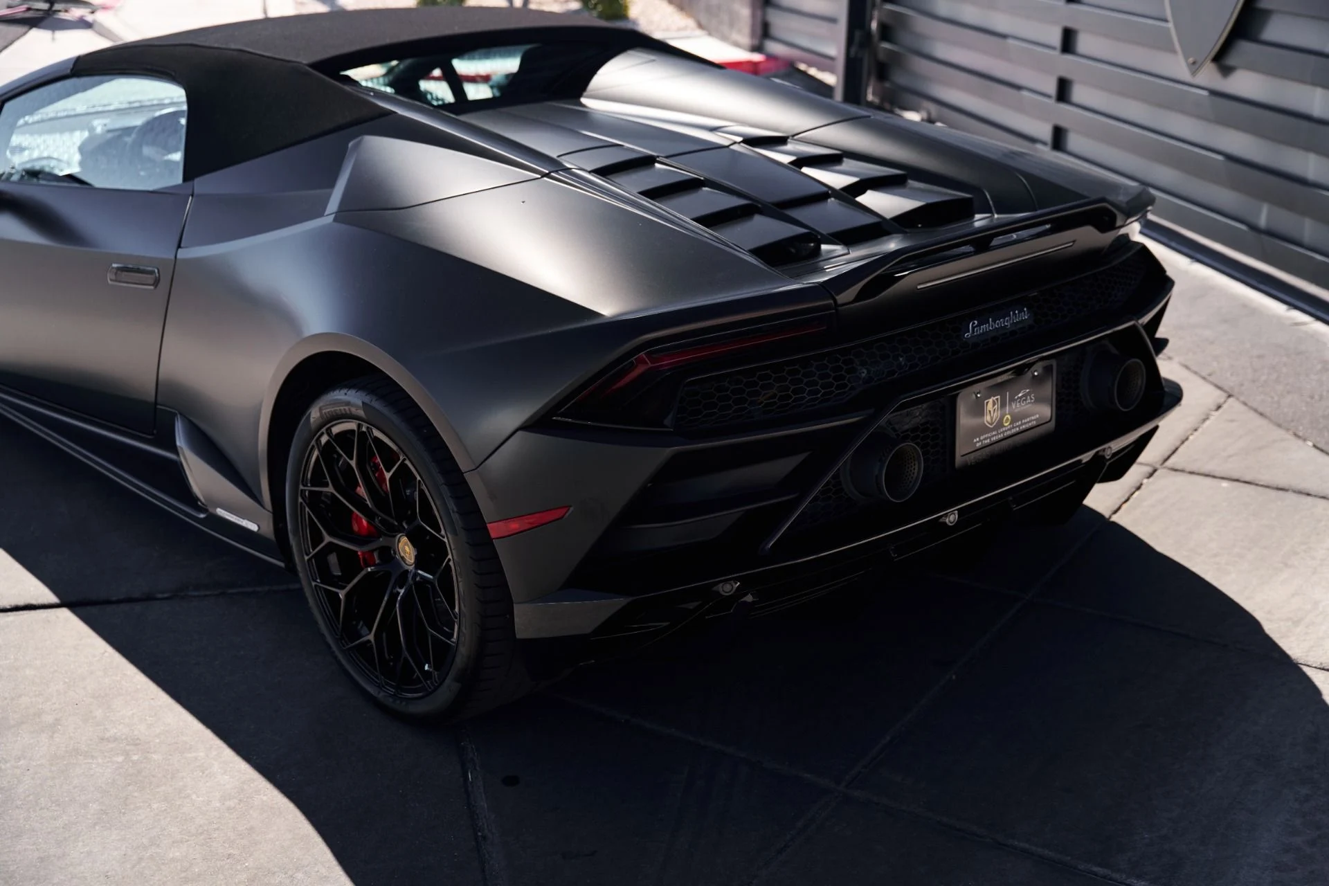 mph011_2940967127_Used_2022_Lamborghini_Huracan_EVO_Base_1792542181_4c38405a6b
