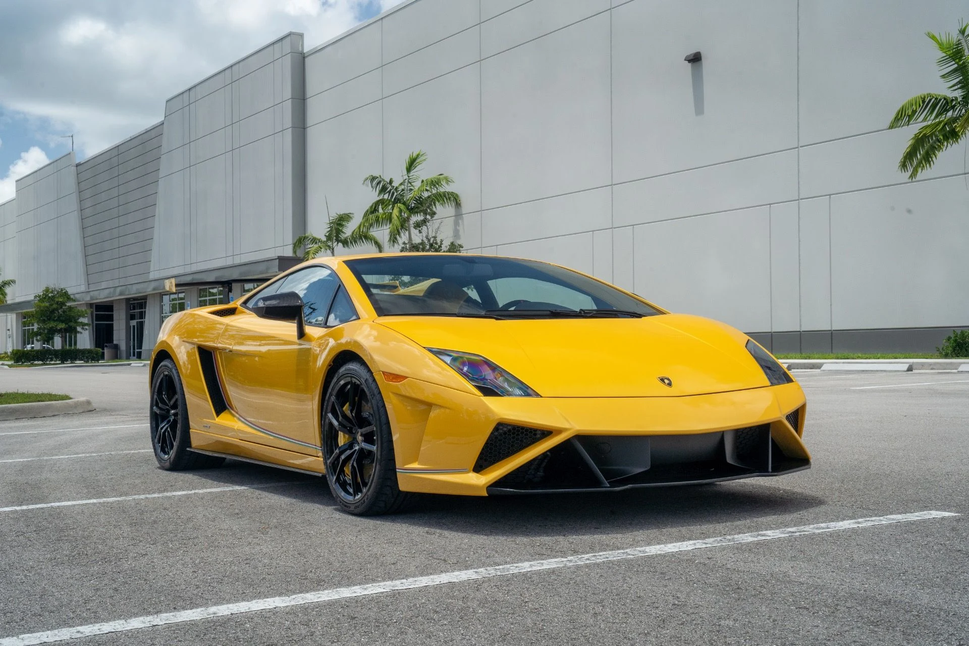 mph011_2942210351_Used_2014_Lamborghini_Gallardo_LP_570_4_Squadra_Corse_1755030125_a36b47cb85