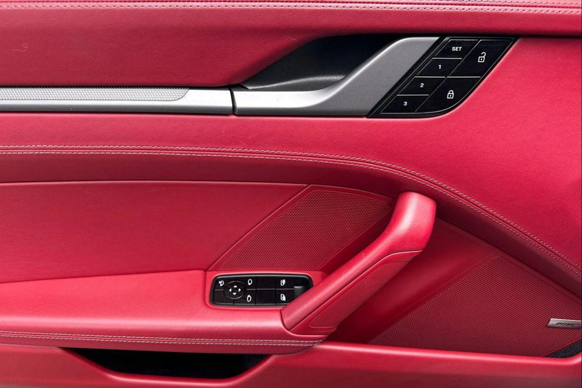 mph011_294374775_E00znuk_BZQQFG_Mmv8hn_D_Wp_OR_4_N8_29b29cda2b