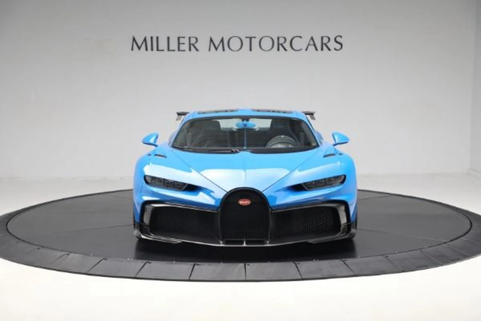 mph011_2956855838_Used_2021_Bugatti_Chiron_Pur_Sport_6684a5b273