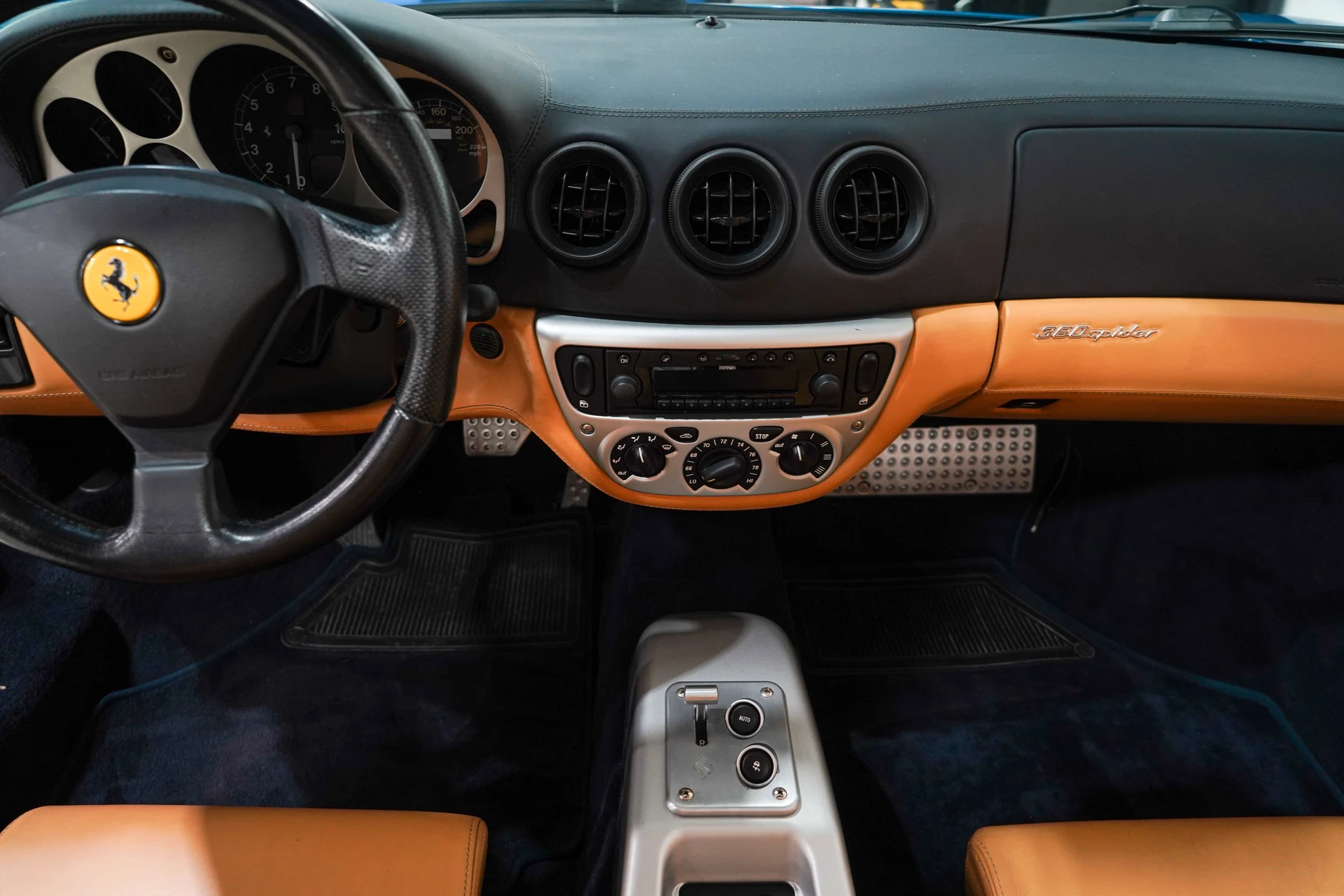 mph011_2956876409_117004b4020b4e00802cac9230ef77b0_ba02d861a7