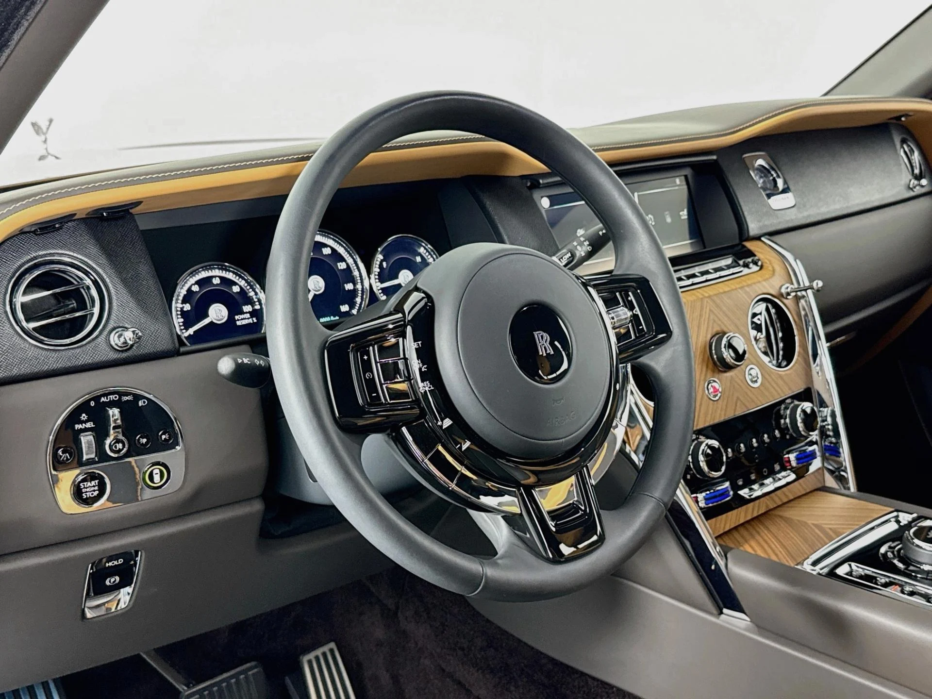 mph011_2956972892_Used_2023_Rolls_Royce_Cullinan_1790281989_3042ed626b
