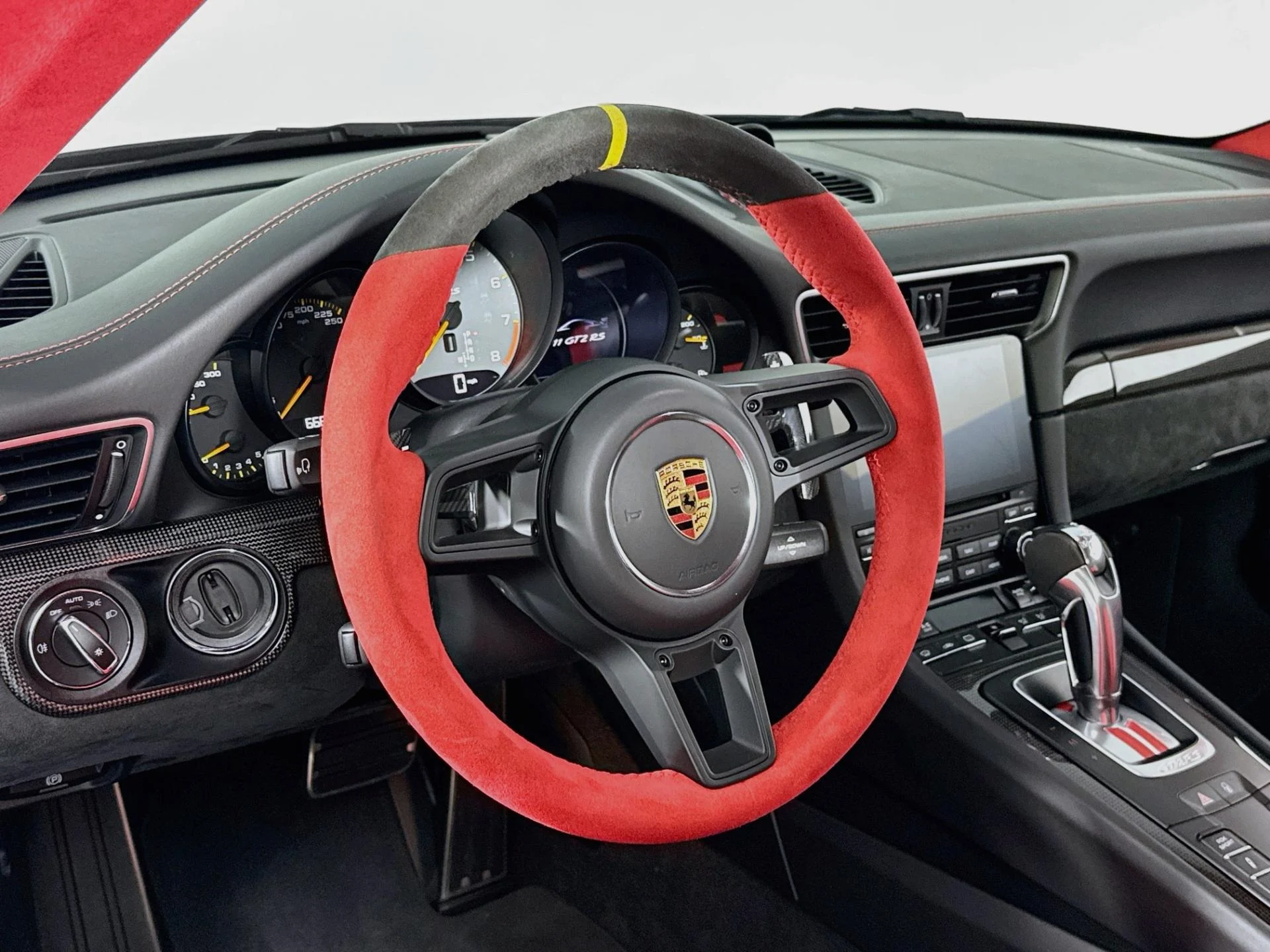 mph011_2960960683_Used_2018_Porsche_911_GT_2_RS_1785886148_954fae6078