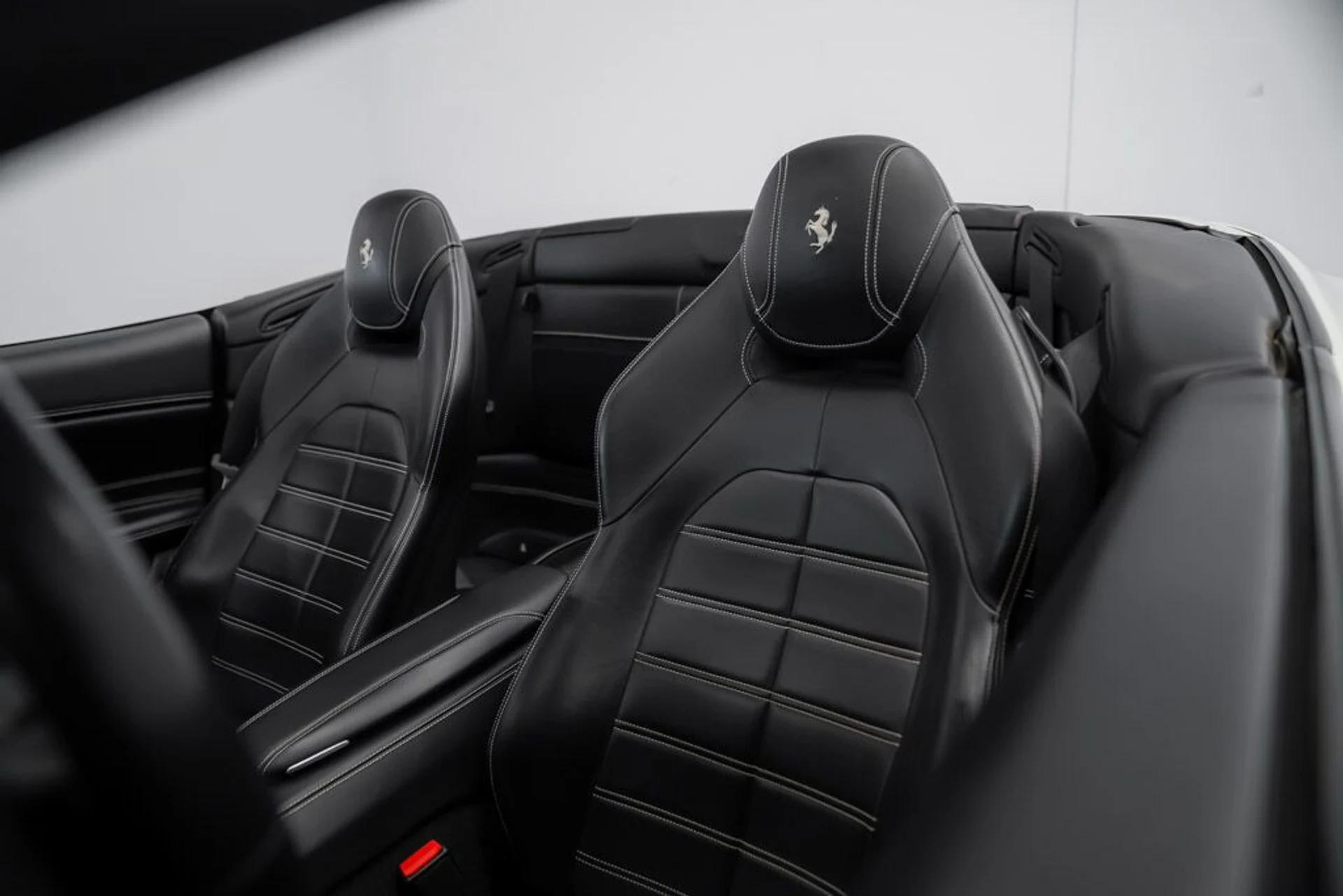 mph011_2964838035_ferrari_california_2015_jpg_v_1758918548_df97d7d1cb