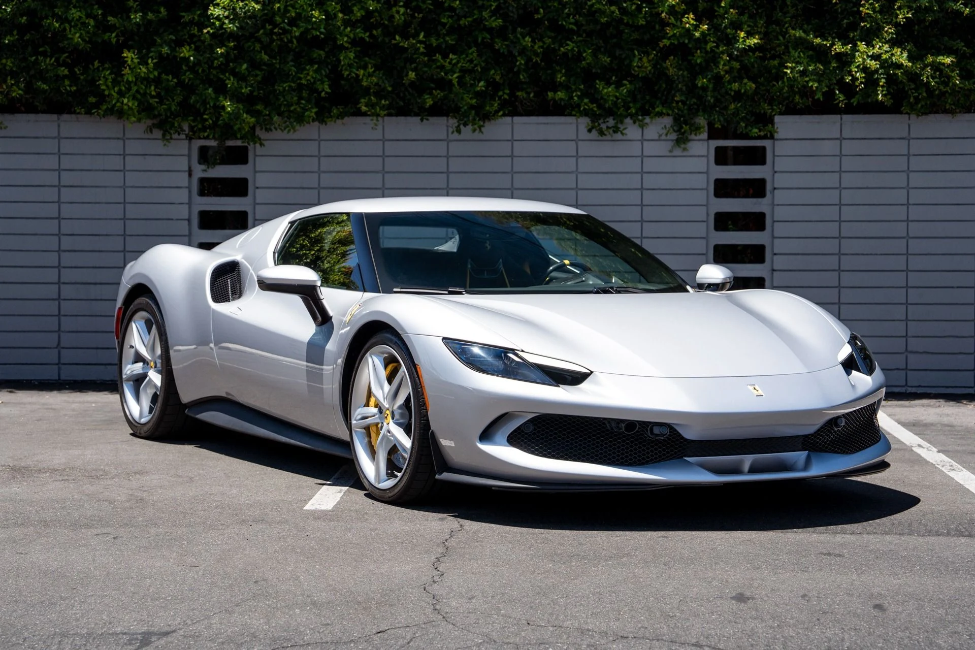 mph011_296656209_Used_2025_Ferrari_296_GTB_1754336964_4d31c33dab