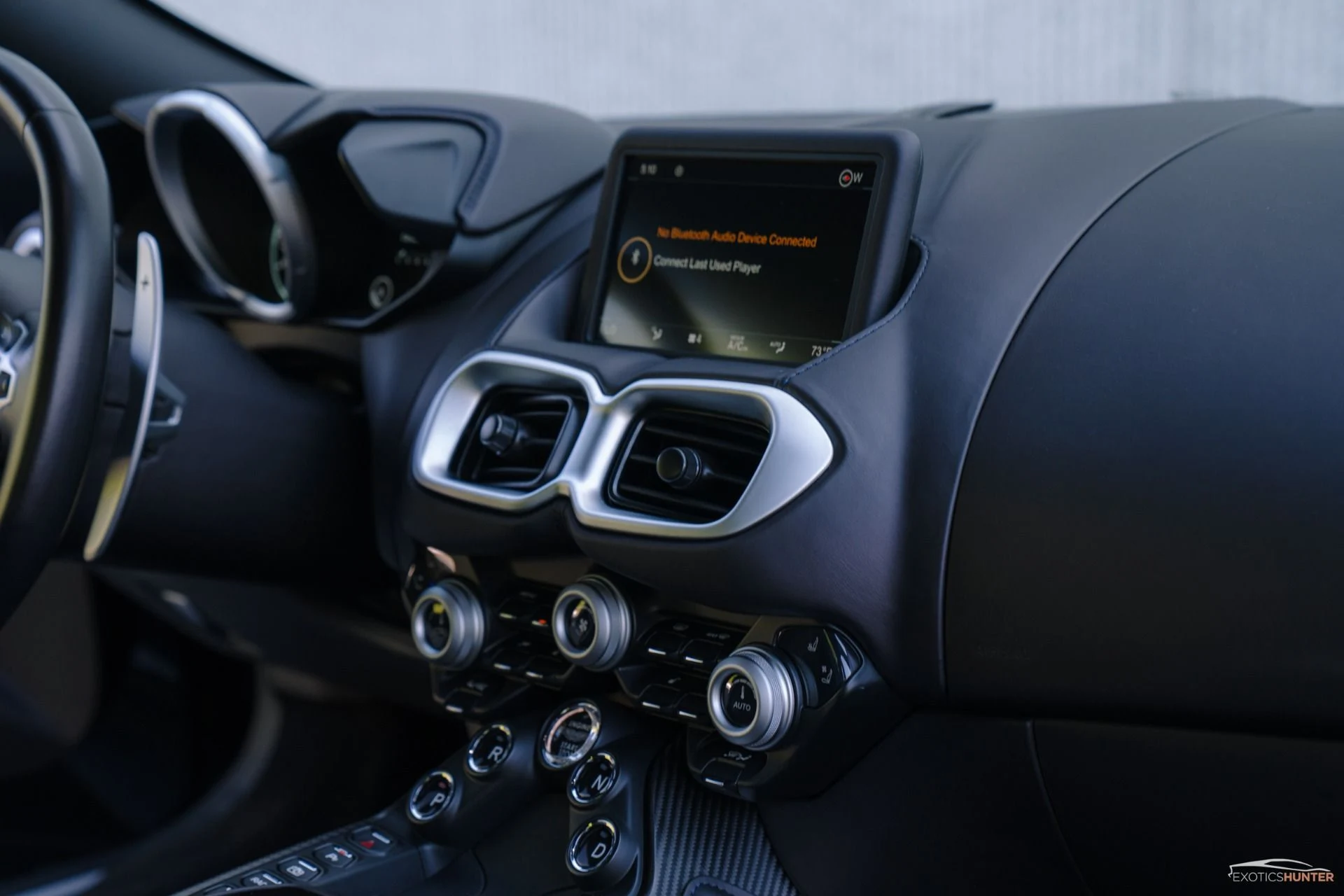 mph011_2966803725_Used_2019_Aston_Martin_Vantage_1753929361_744e8deaae