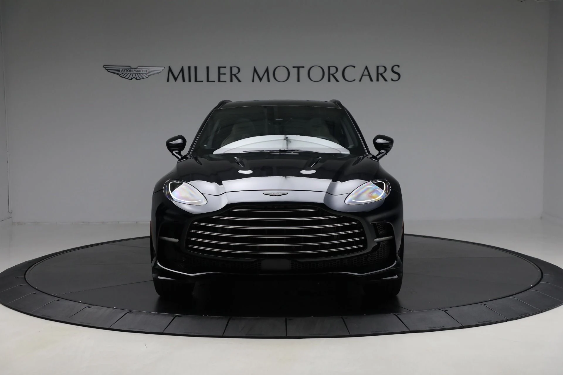mph011_2968649051_New_2025_Aston_Martin_DBX_707_72669f9296