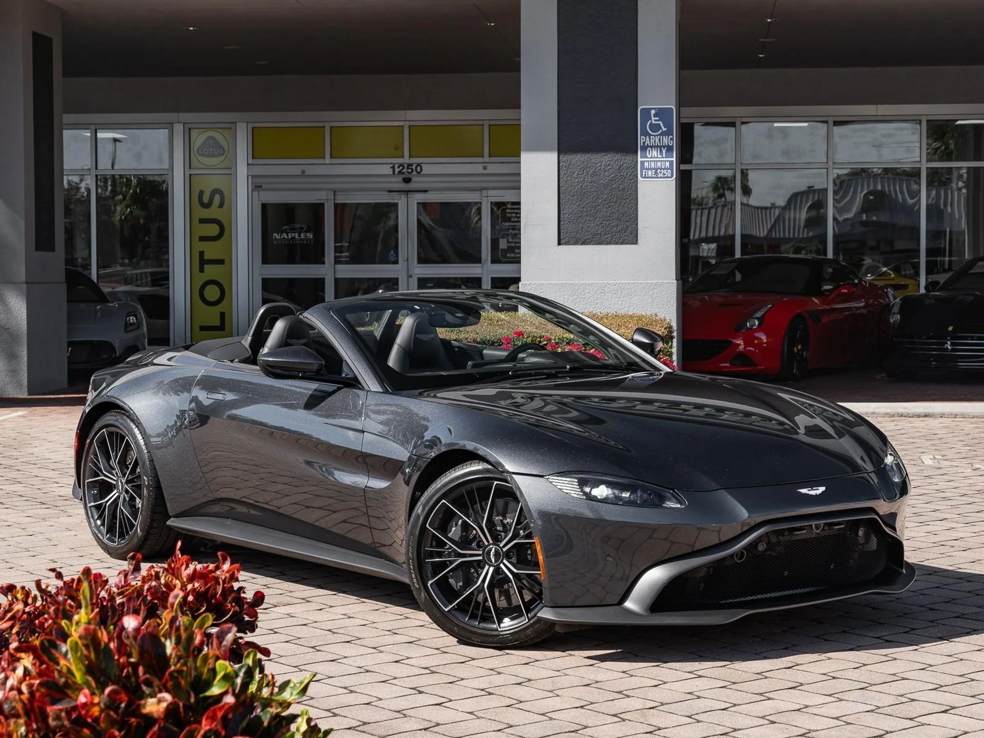 mph011_2971058796_Used_2021_Aston_Martin_Vantage_1763409941_b8dd11bc82