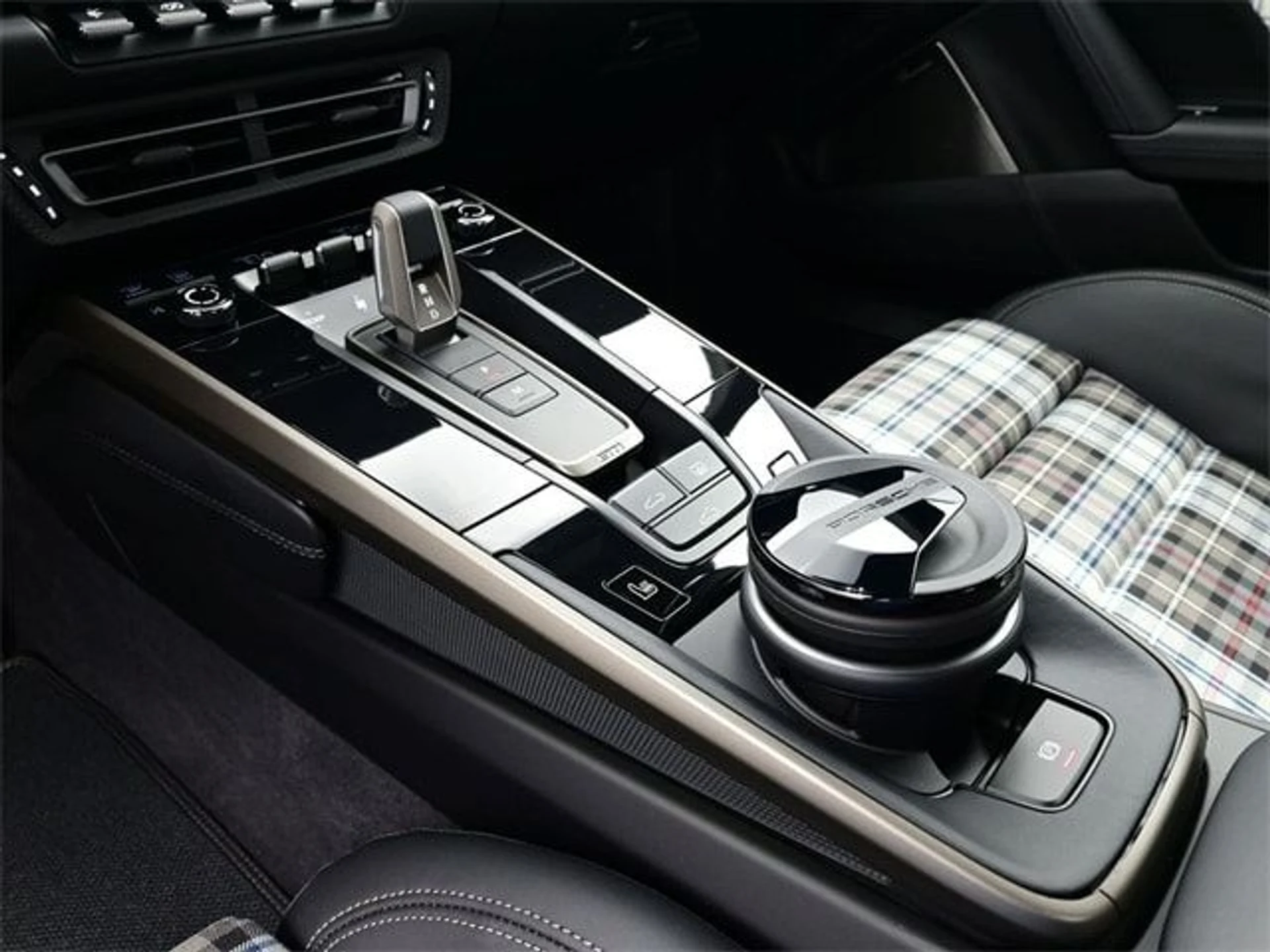 mph011_2976301409_3140a0a441cfdb379ea53c945a2bed06x_e71d89d129