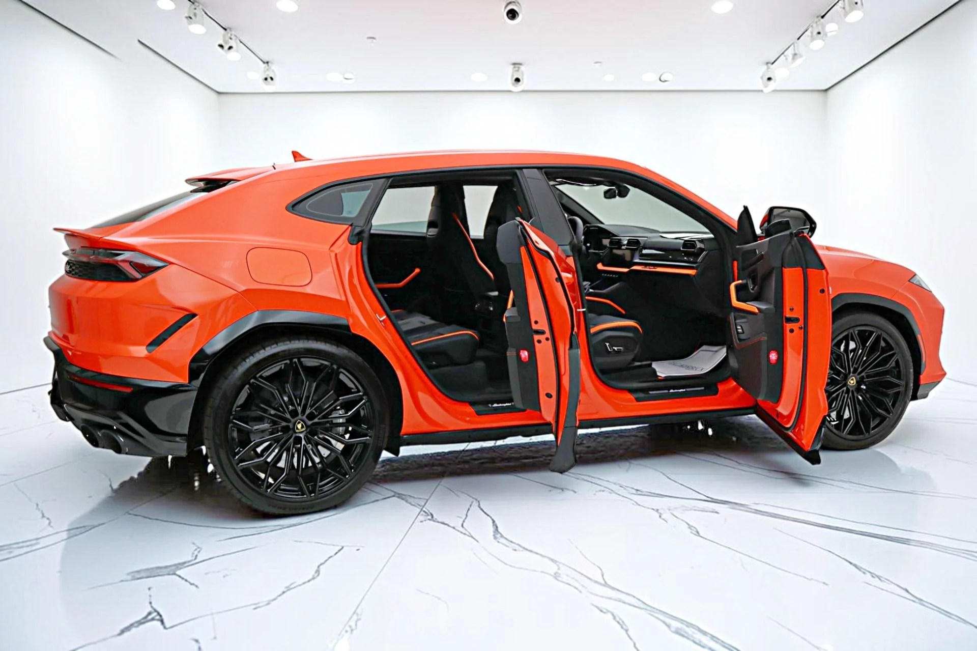 mph011_2978135682_Used_2025_Lamborghini_Urus_SELEASE_OPTIONS_AVAILABLE_6f45c1a29c