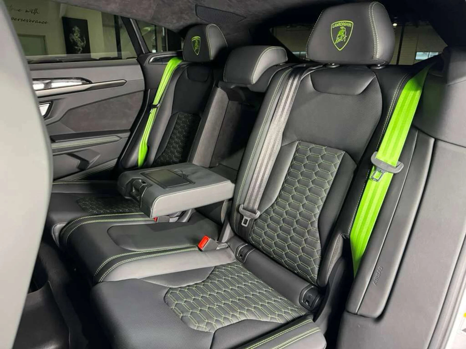 mph011_2985250885_297d102e737e4402b9d8af771bbc680b_62d80646ba