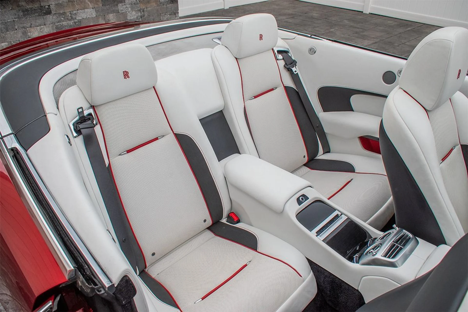 mph011_2988875883_Used_2018_Rolls_Royce_Dawn_1730954781_e5815d0692