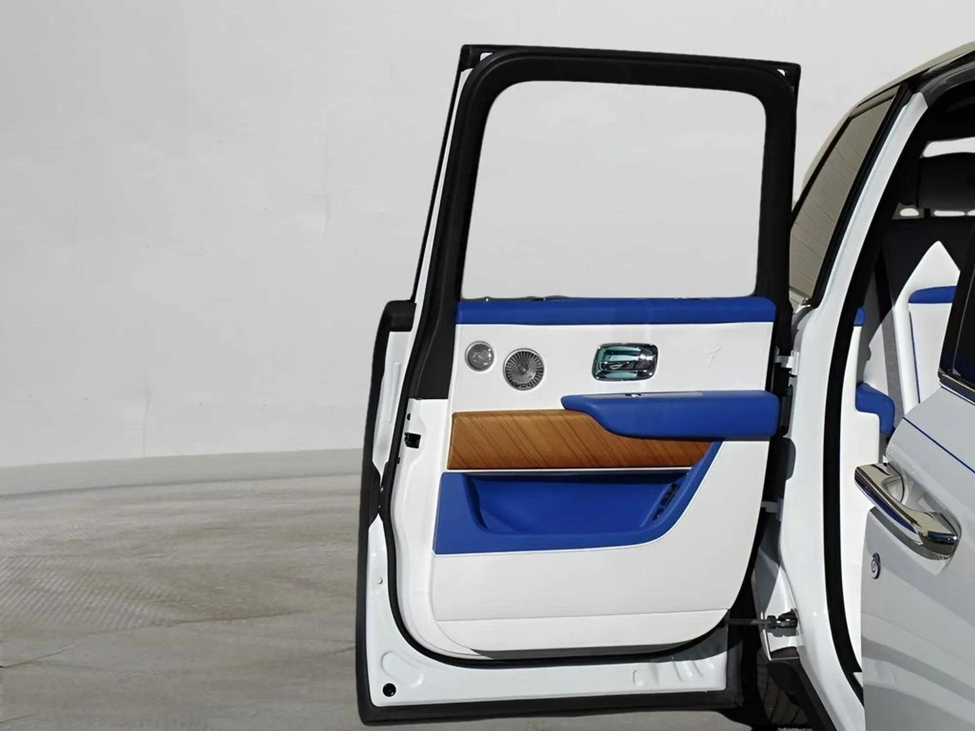 mph011_2991054337_7fc2e028c940f4ff4b727f29e898266dx_e18f6e15fc