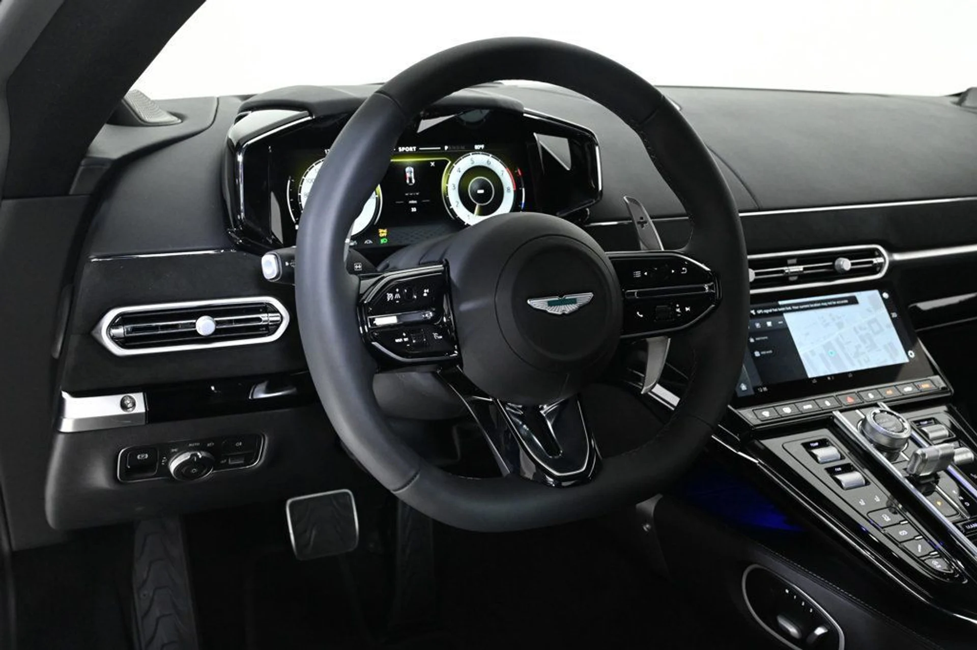 mph011_2991655913_new_2026_aston_martin_vantage_11350_22933647_11_1024_12abd66817