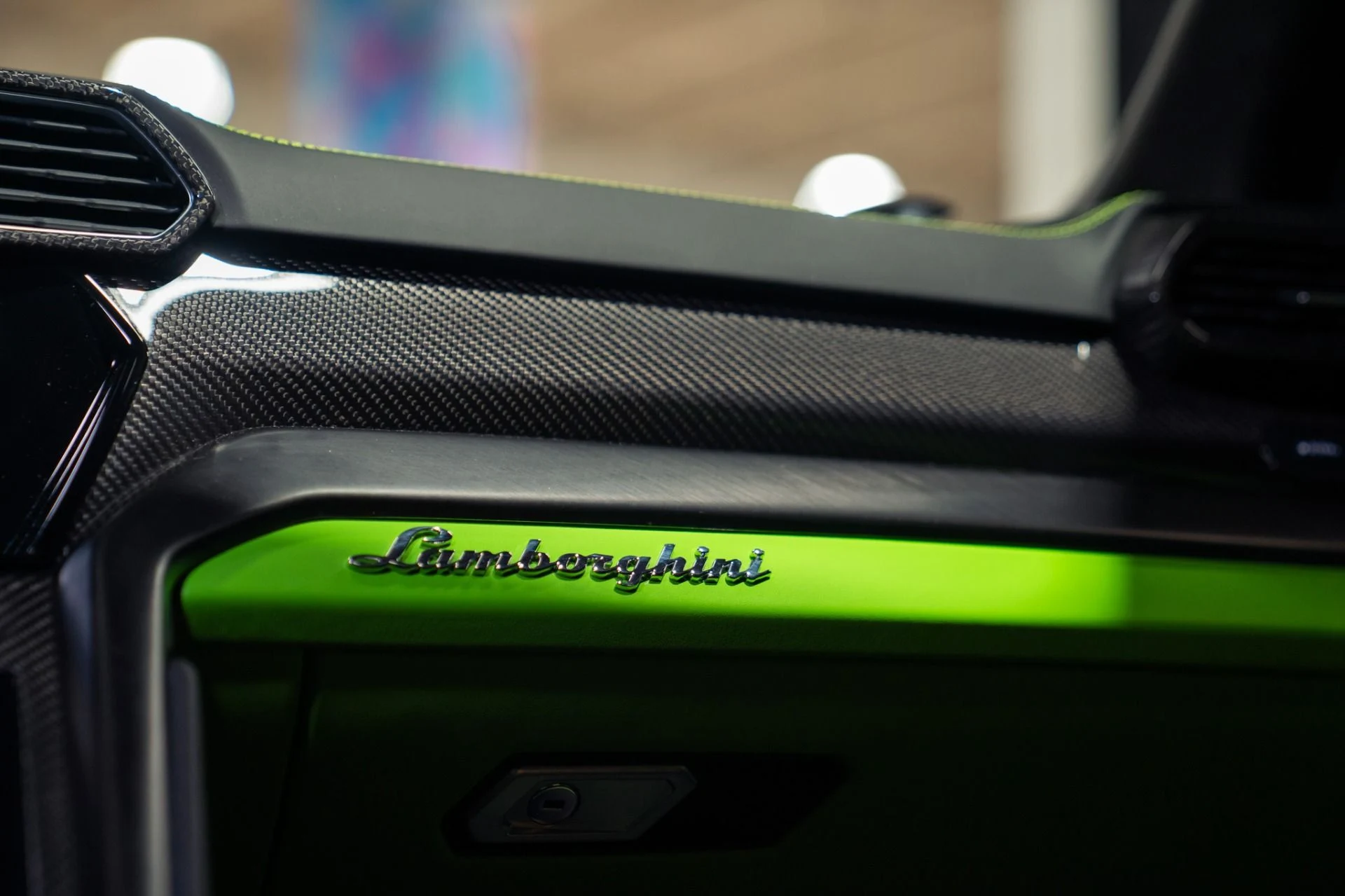 mph011_2997534260_Used_2022_Lamborghini_Urus_FULL_CARBON_EXTERIOR_MASSIVE_MSRP_1786214516_8bbf3d866d