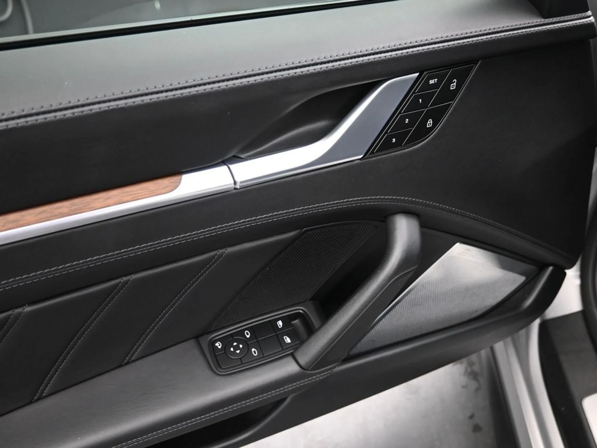 mph011_3001136289_5215b6259130c7719f5c63ee7ae911e8x_73e28fe9d7