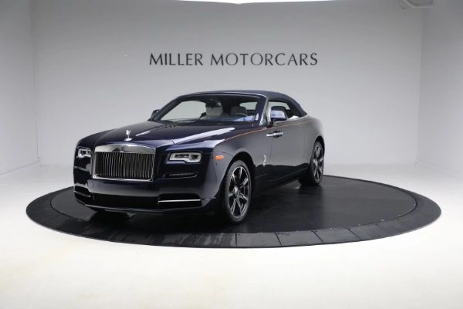 mph011_302131596_Used_2019_Rolls_Royce_Dawn_b1de511809