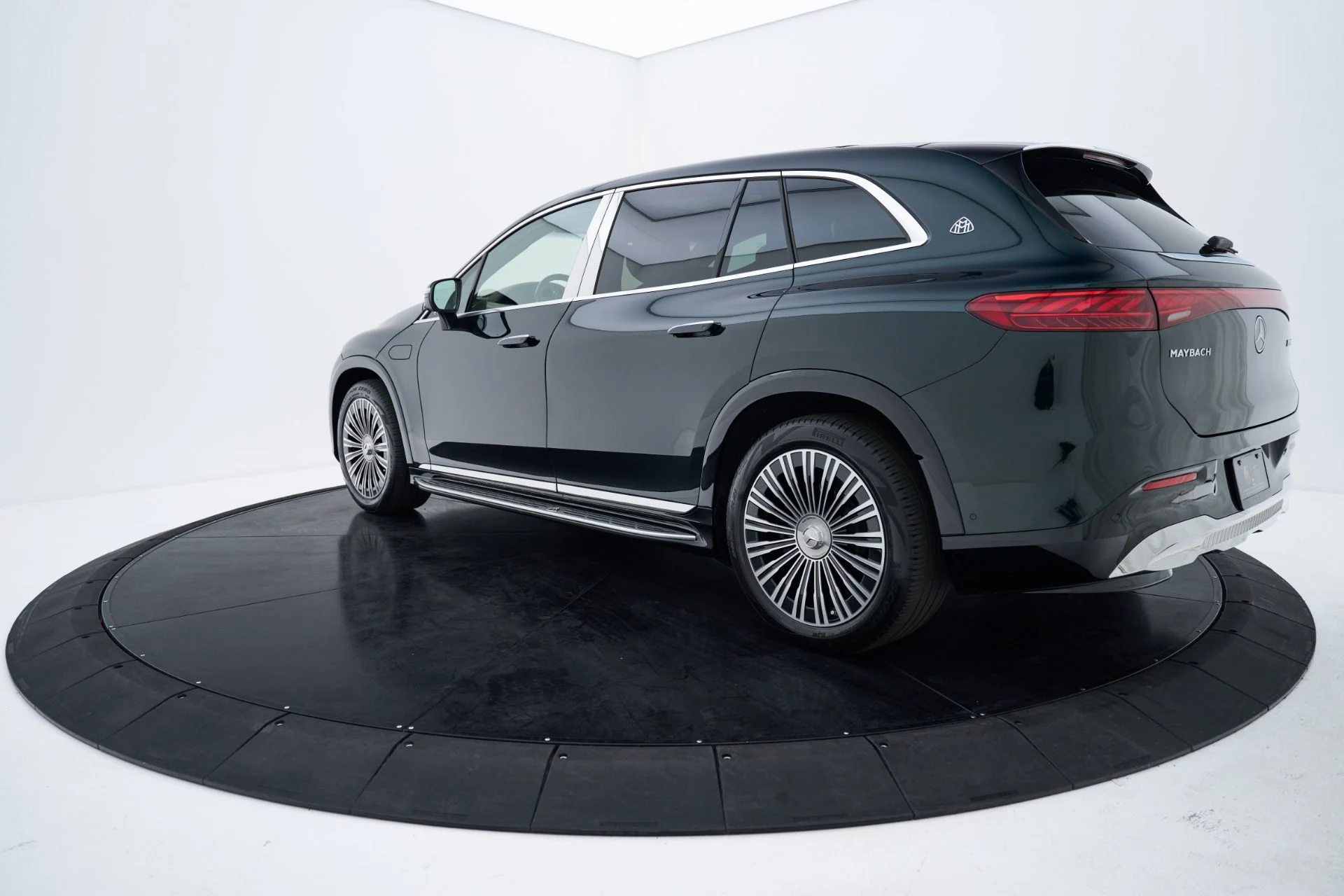 mph011_3022923906_Used_2024_Mercedes_Benz_EQS_Maybach_EQS_680_1793317122_328ff25662