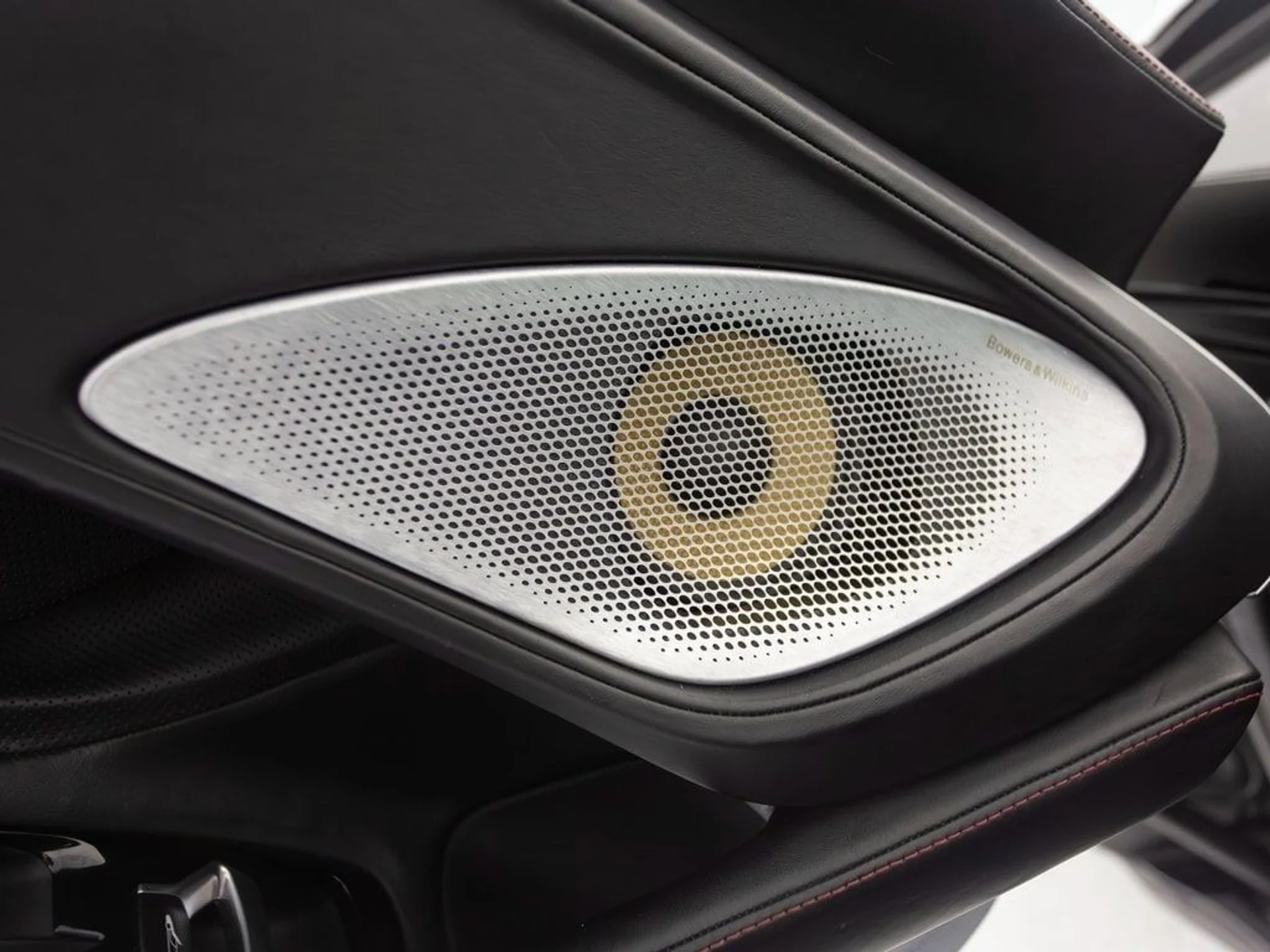 mph011_3034901589_c3724cadbdd0df61502d5c51b52a1515x_2370a22923