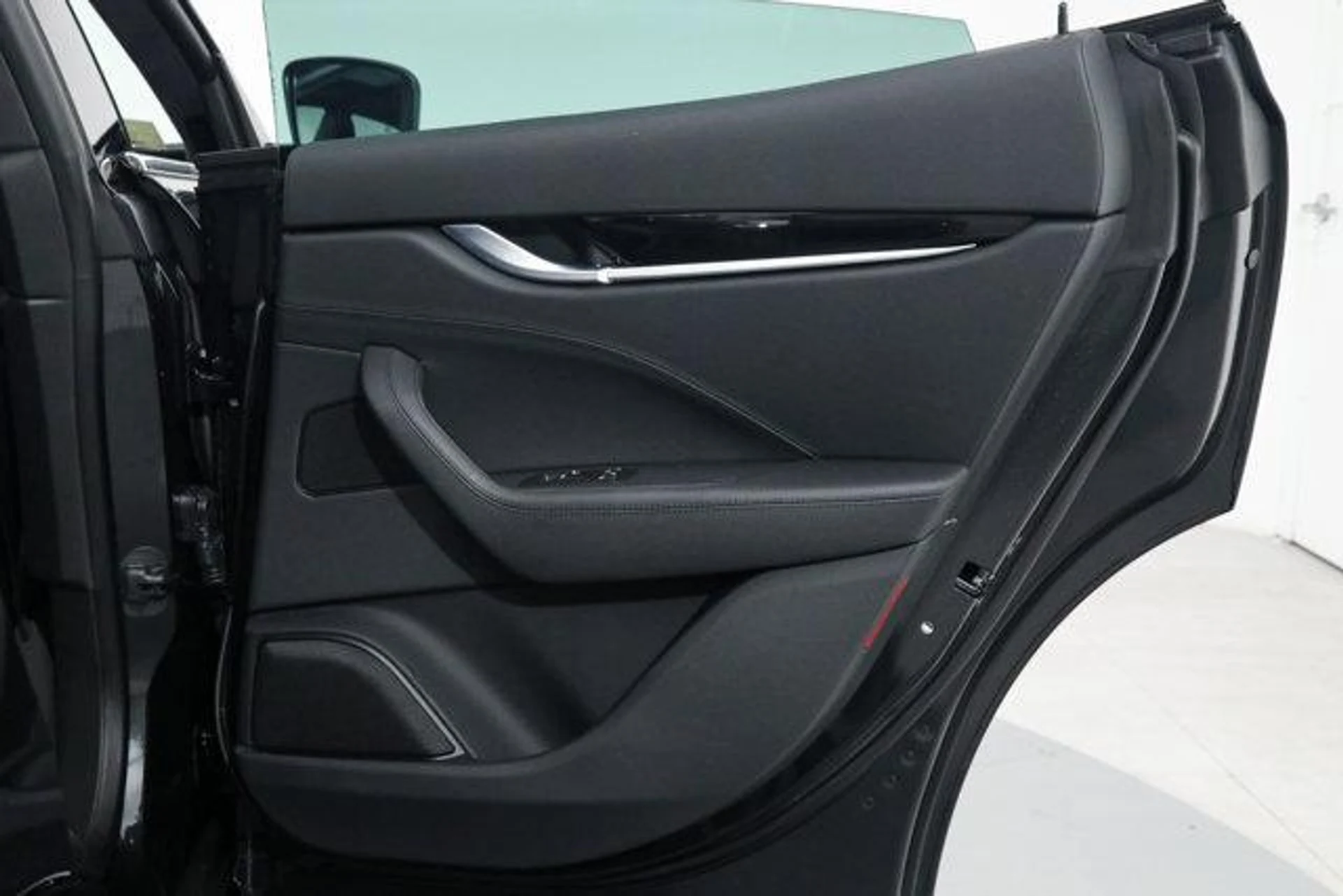 mph011_3035467534_U_Yd9f2l_V_Ae_CB_8s_Uv_R_Bw4_N1v_X10s_eb7790f514