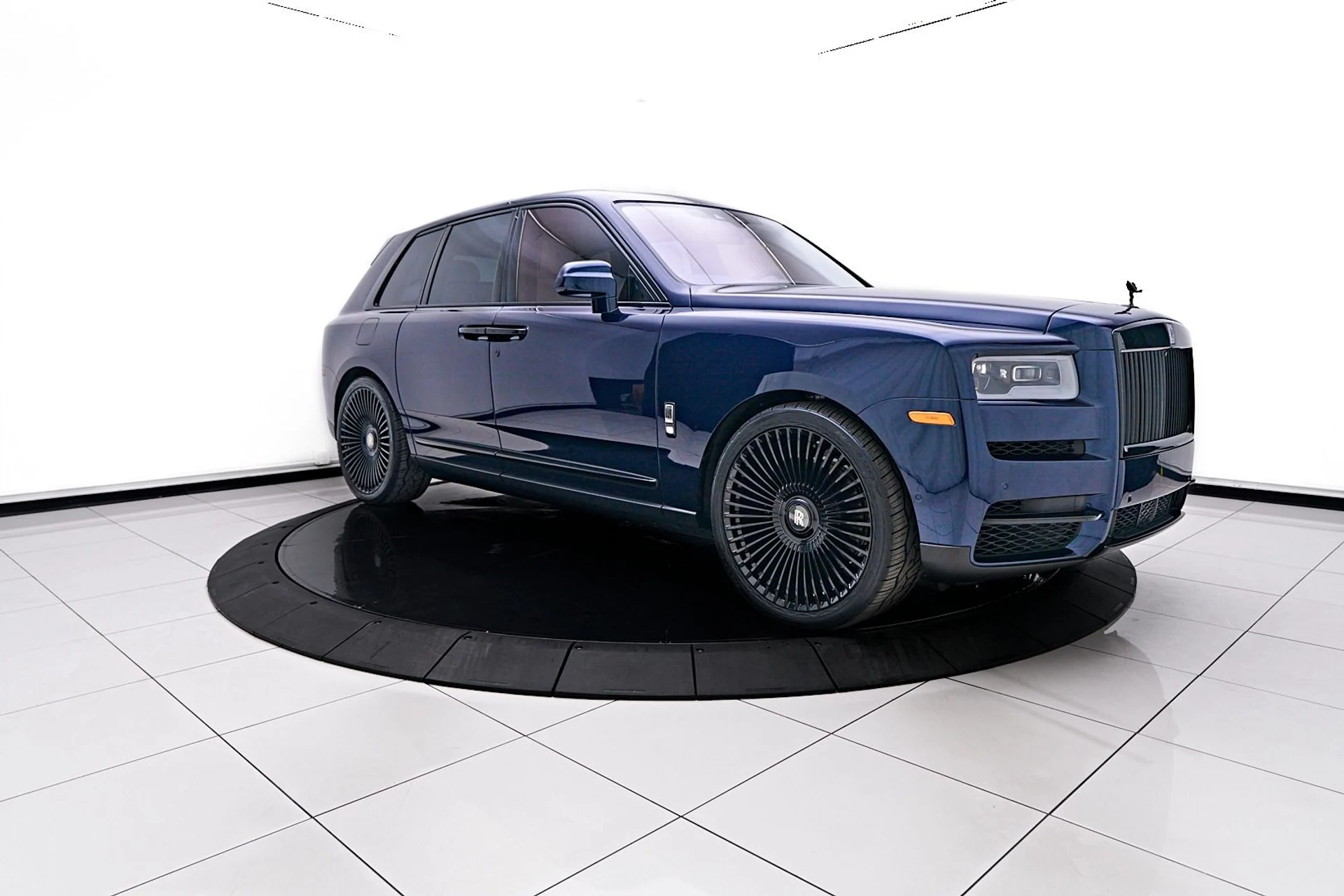 mph011_3038975801_Used_2023_Rolls_Royce_Cullinan_Base_1745954360_a8c4c46412