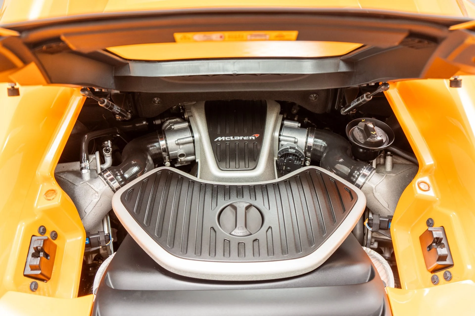 mph011_3043942369_Used_2015_Mc_Laren_650_S_Spider_Interior_and_Exterior_Carbon_Packs_Suspension_Lifter_1778269559_4948809afa