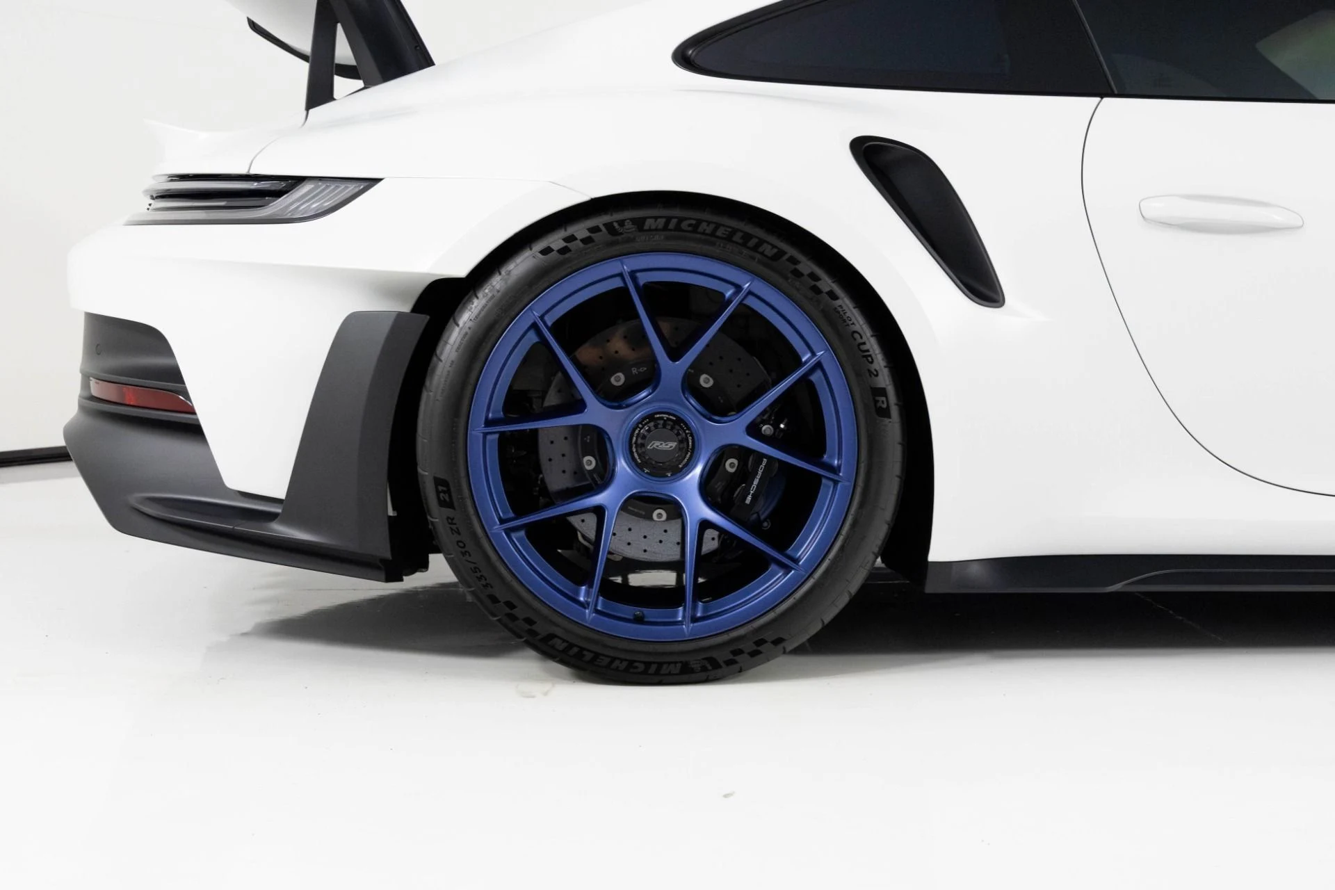 mph011_3044551611_Used_2024_Porsche_911_GT_3_RS_1763426462_d33b97b48f
