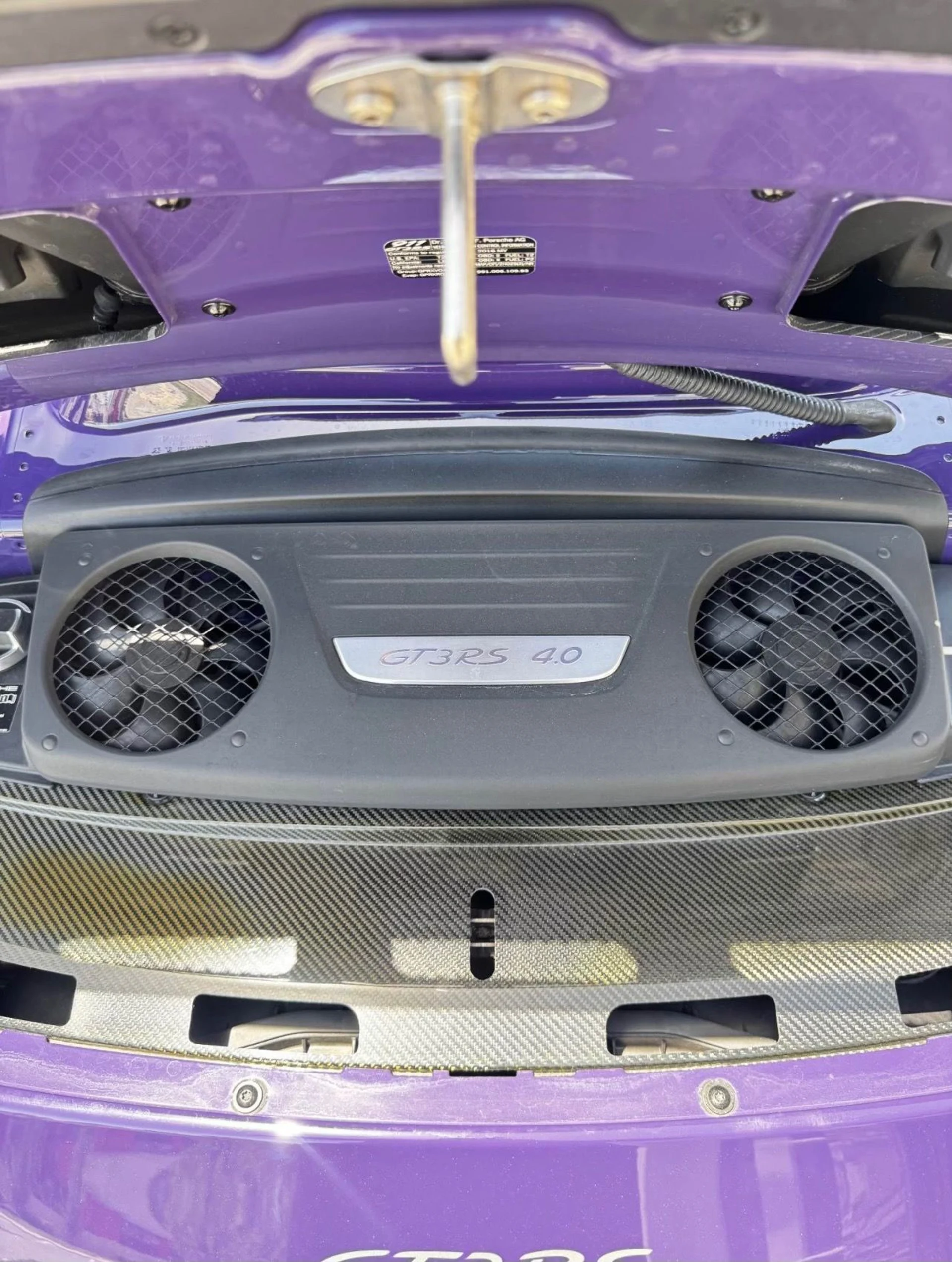 mph011_3048126515_Used_2016_Porsche_911_GT_3_RS_1754414977_cfaf6f7fda