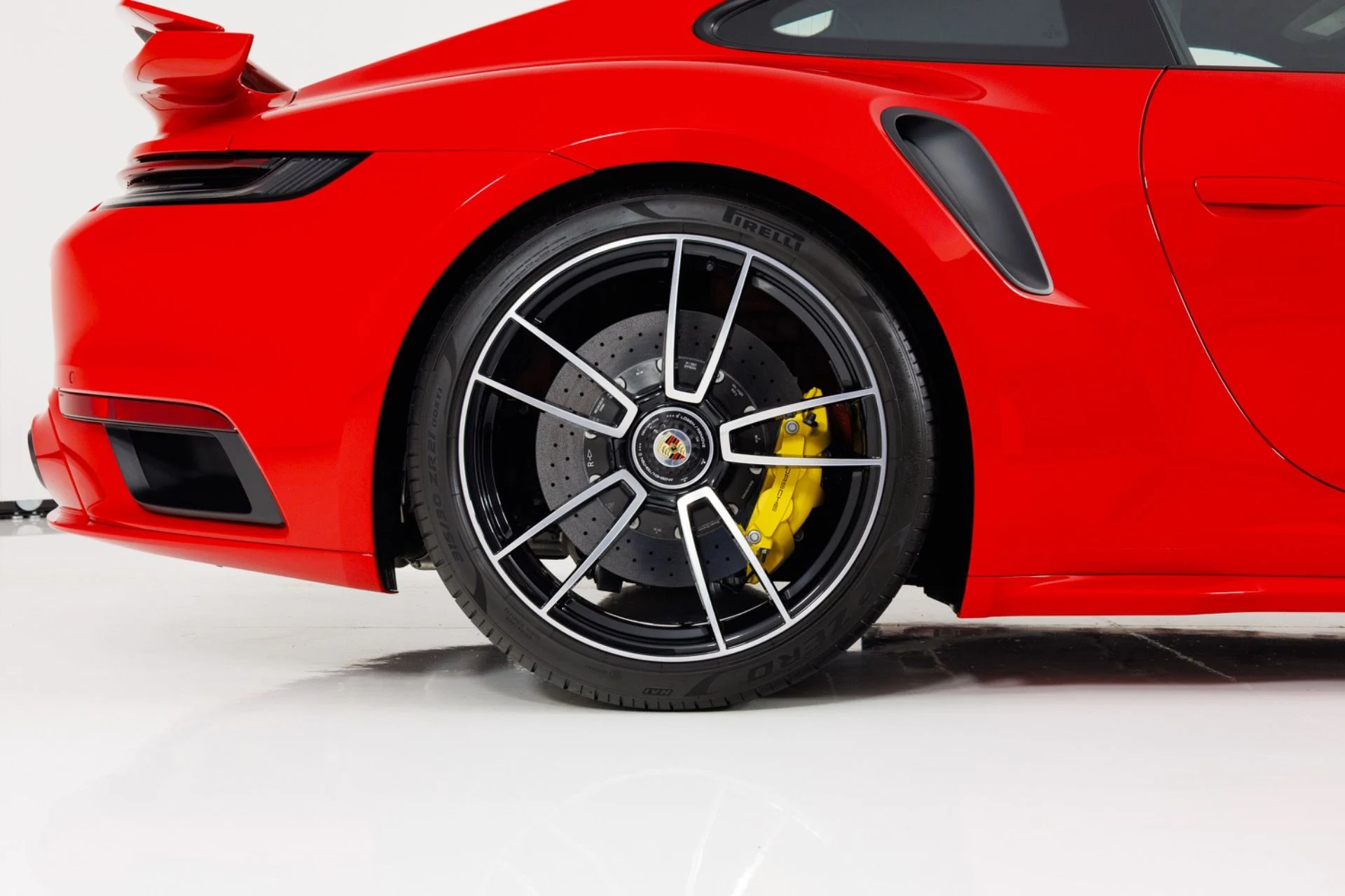 mph011_3057233117_Used_2021_Porsche_911_Turbo_S_1776203911_e633b30d17