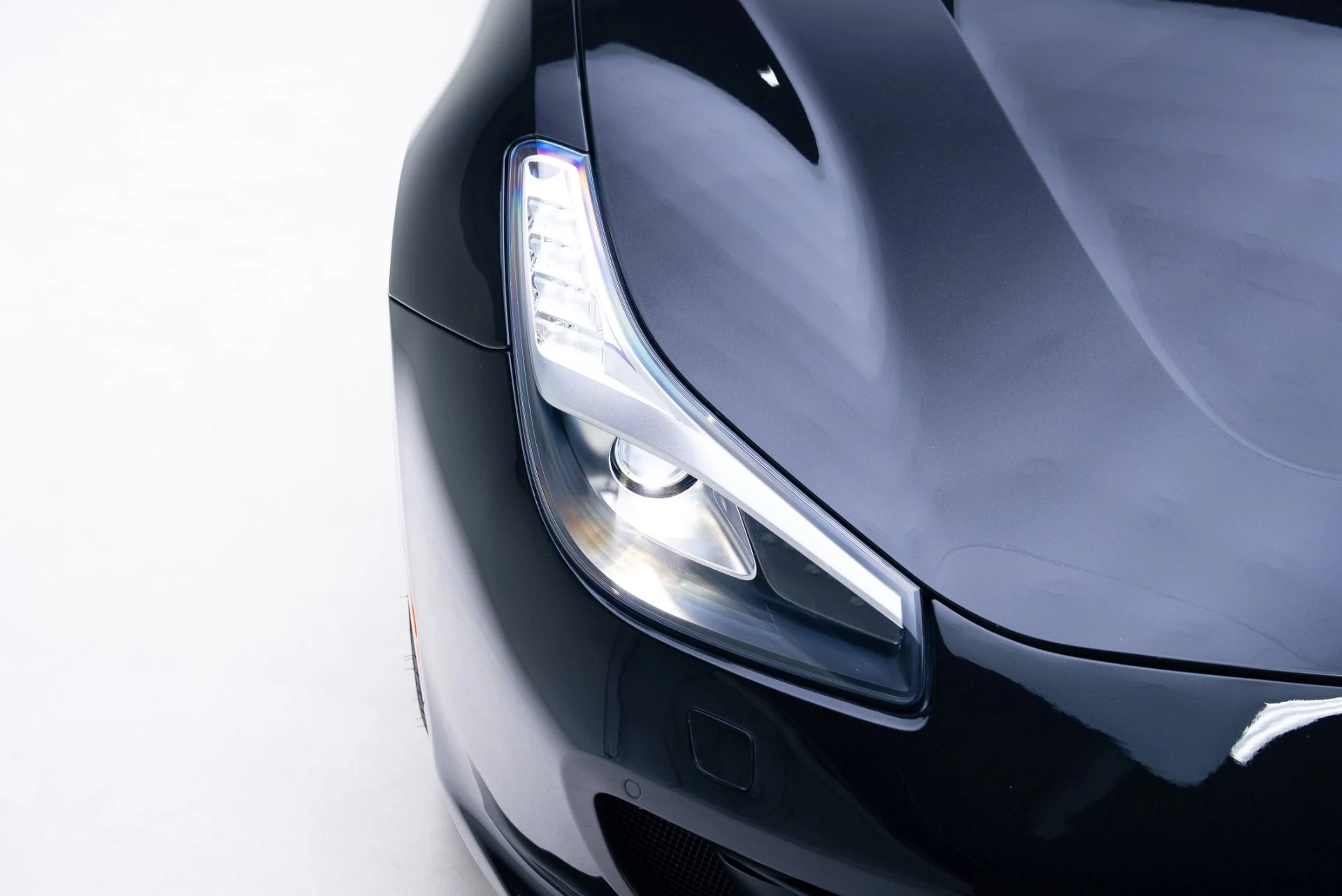 mph011_3058389720_Used_2018_Ferrari_GTC_4_Lusso_1768413919_4fbe44975b