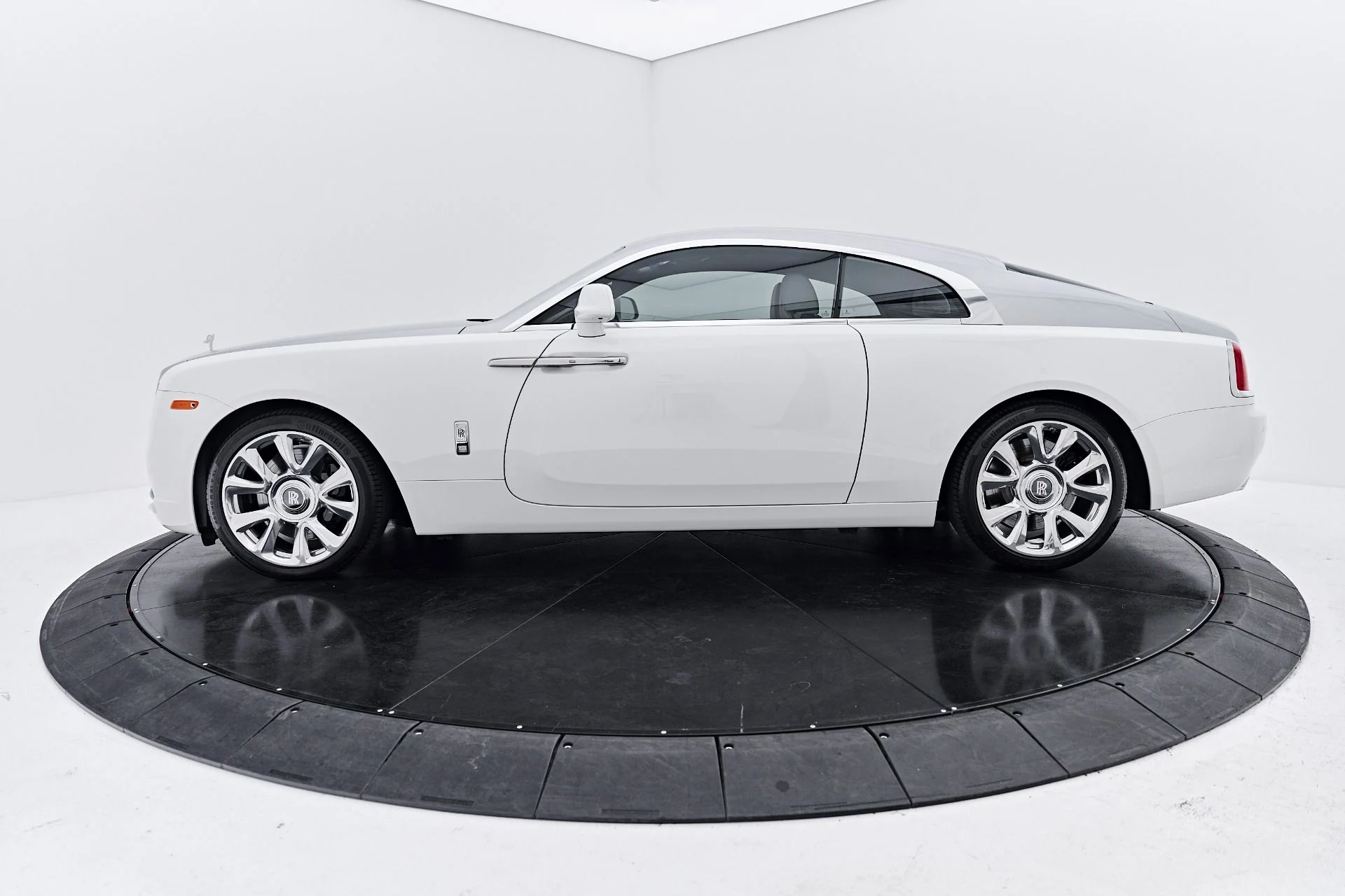 mph011_3059277870_Used_2020_Rolls_Royce_Wraith_Base_1791481231_63e46c9060