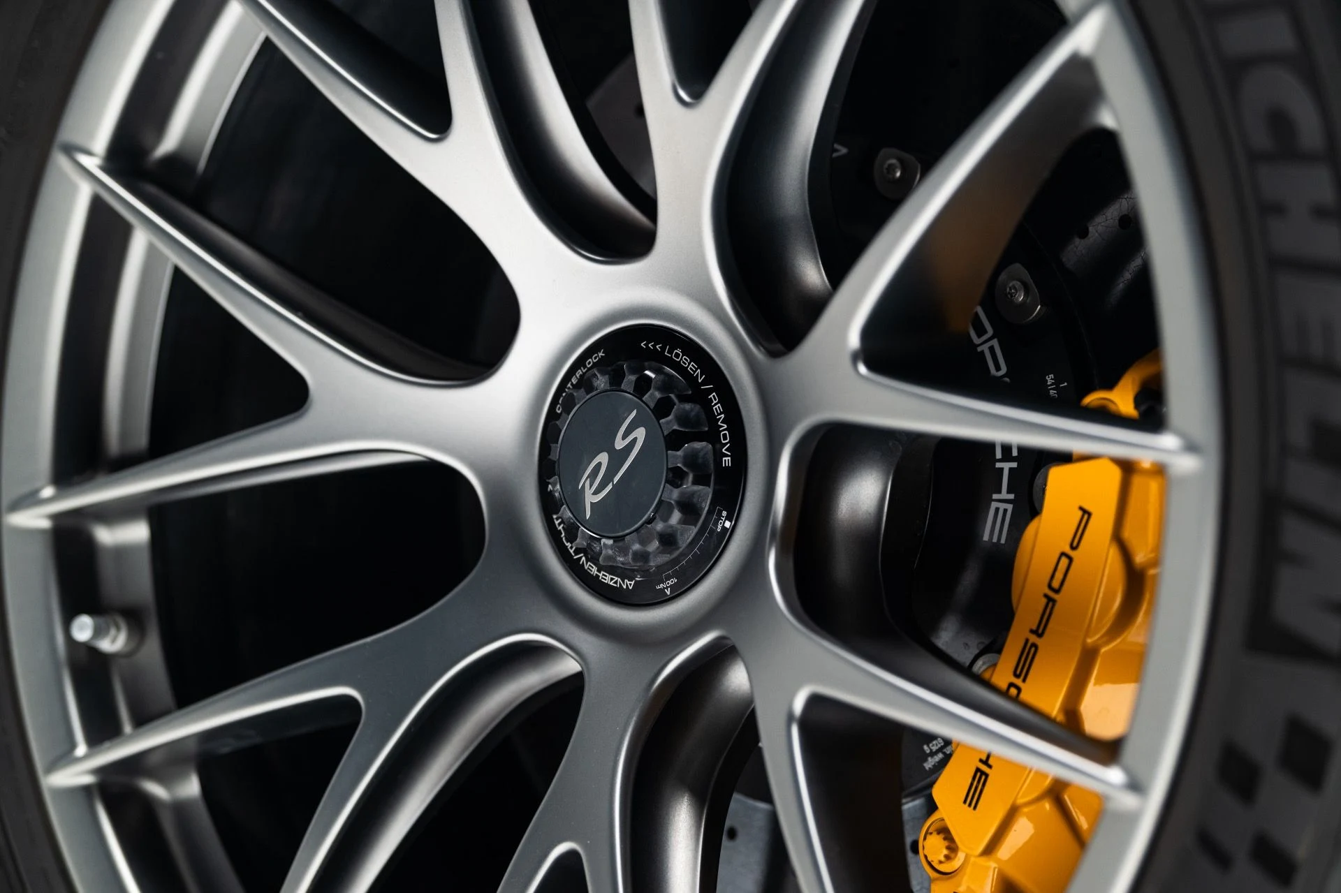 mph011_3066964866_12045_p12_l_bd0633d229