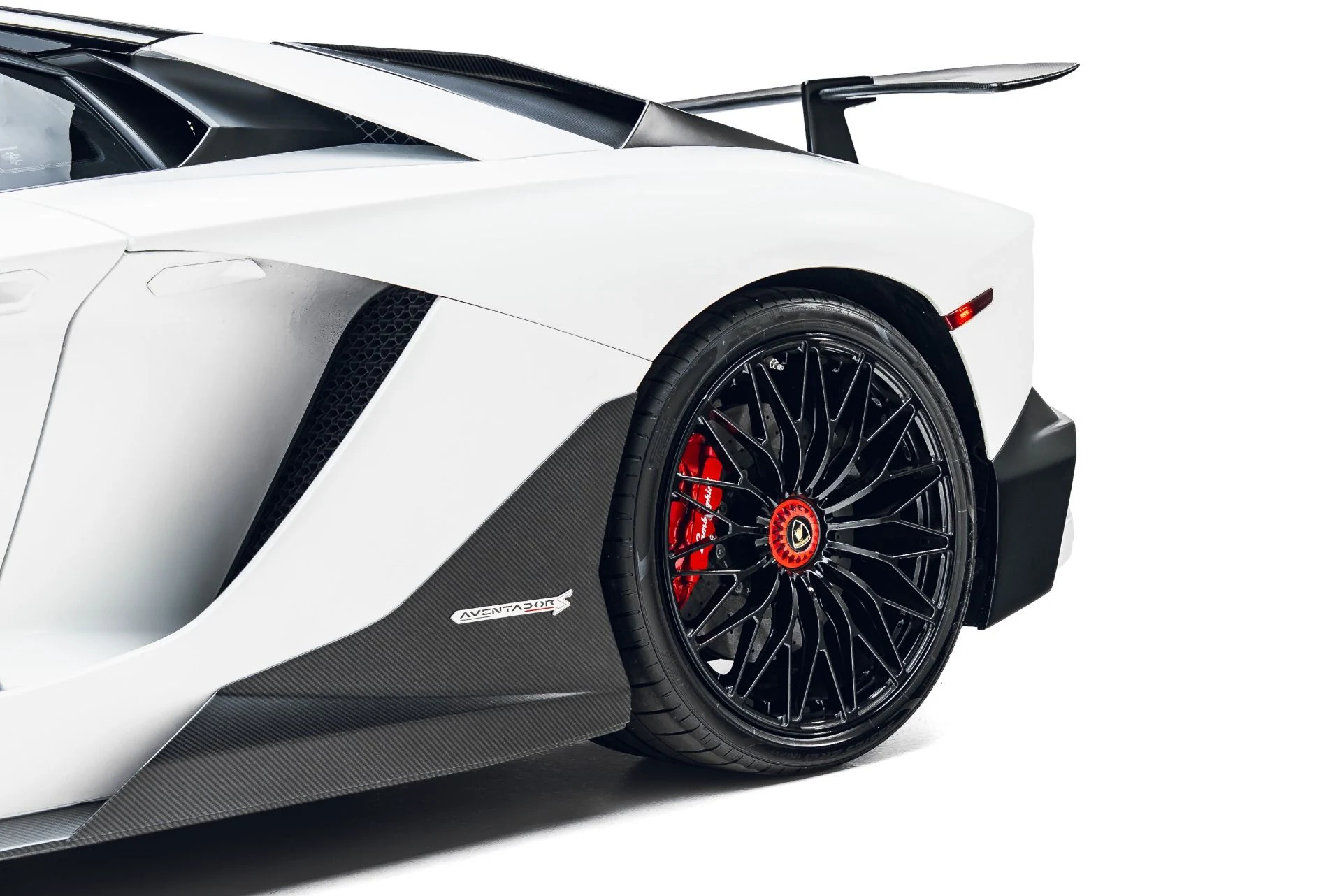 mph011_3074715834_Used_2018_Lamborghini_Aventador_LP_740_4_S_1783639883_9417d31ffa