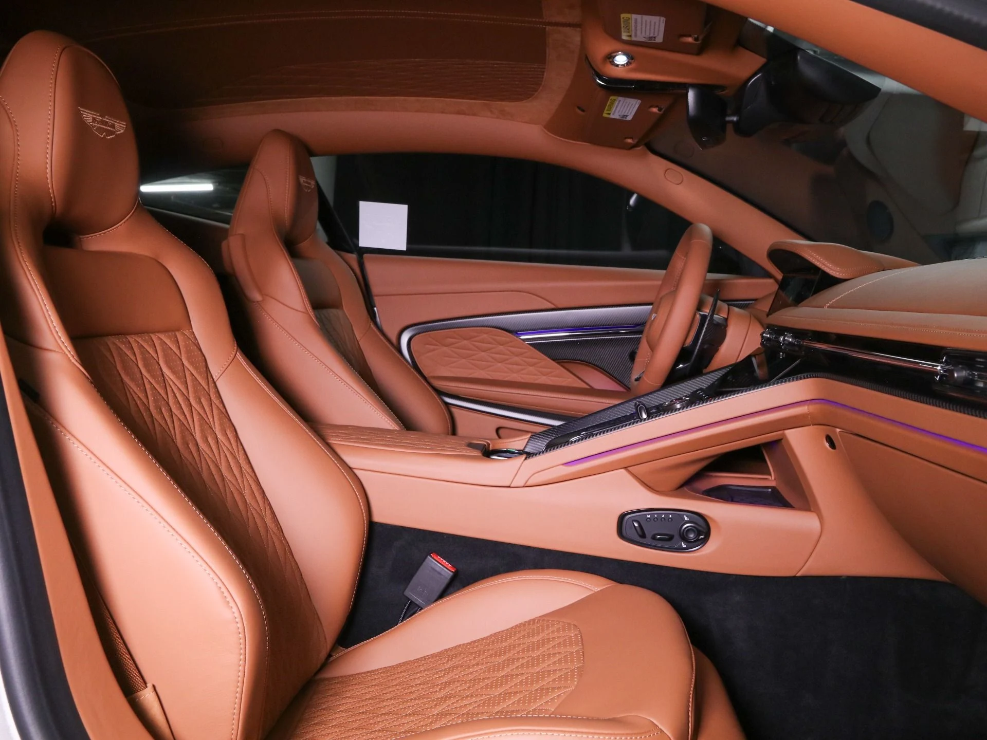 mph011_3075377448_New_2025_Aston_Martin_DB_12_1758482446_8366b1b604