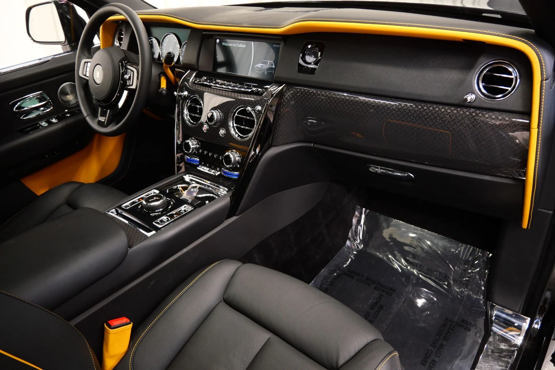 mph011_3078502433_Used_2023_Rolls_Royce_Cullinan_Black_Badge_Rear_Seat_Entertainment_Bespoke_Audio_Panoramic_Roof_1785862413_1ced757f88