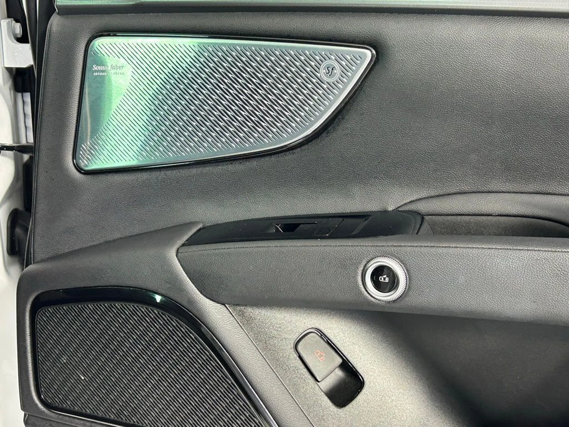 mph011_3079337821_finxu6jvn3sesqcryw0fvpp7r89f_65e7b46de0