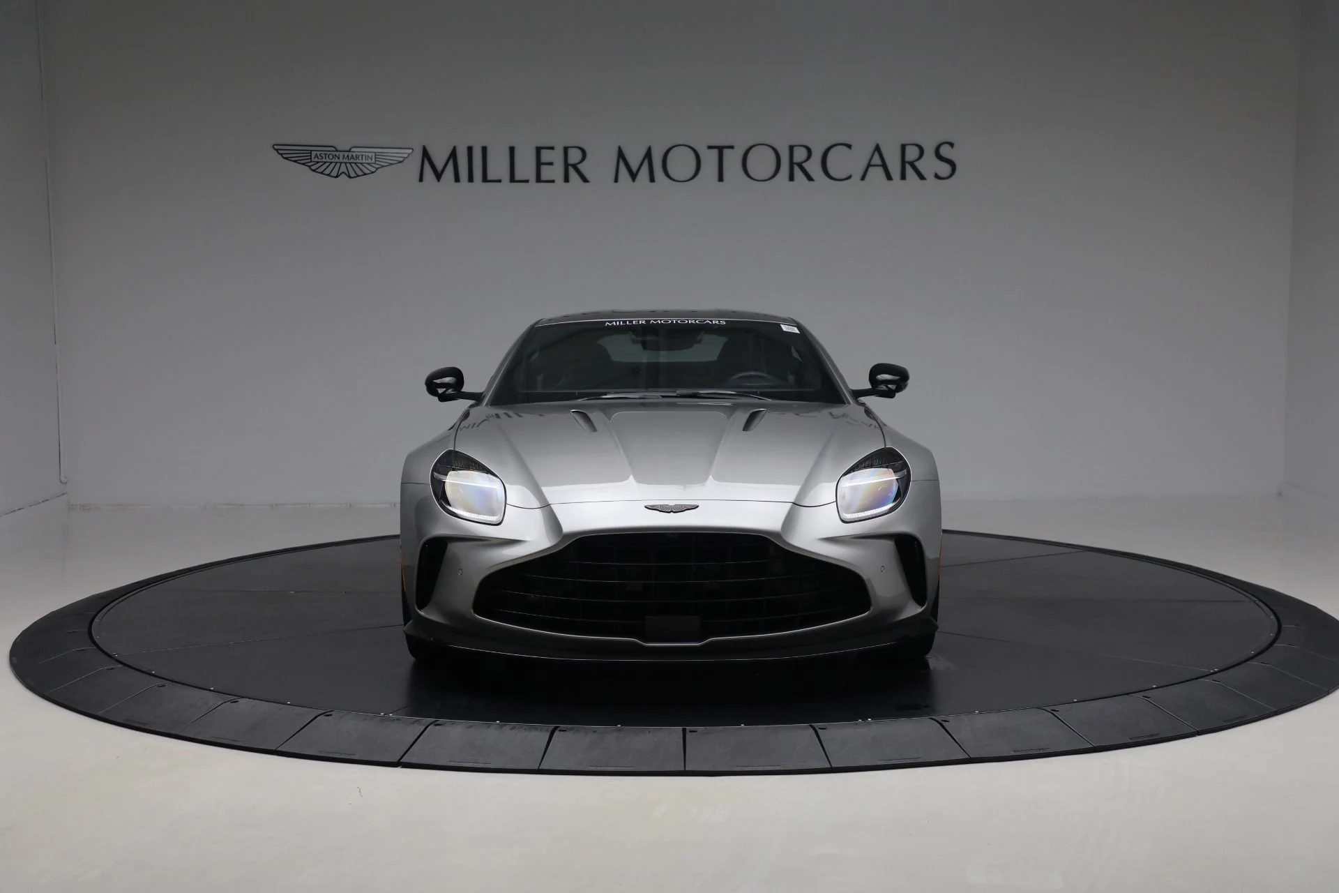 mph011_3080083025_New_2025_Aston_Martin_Vantage_e10363f650