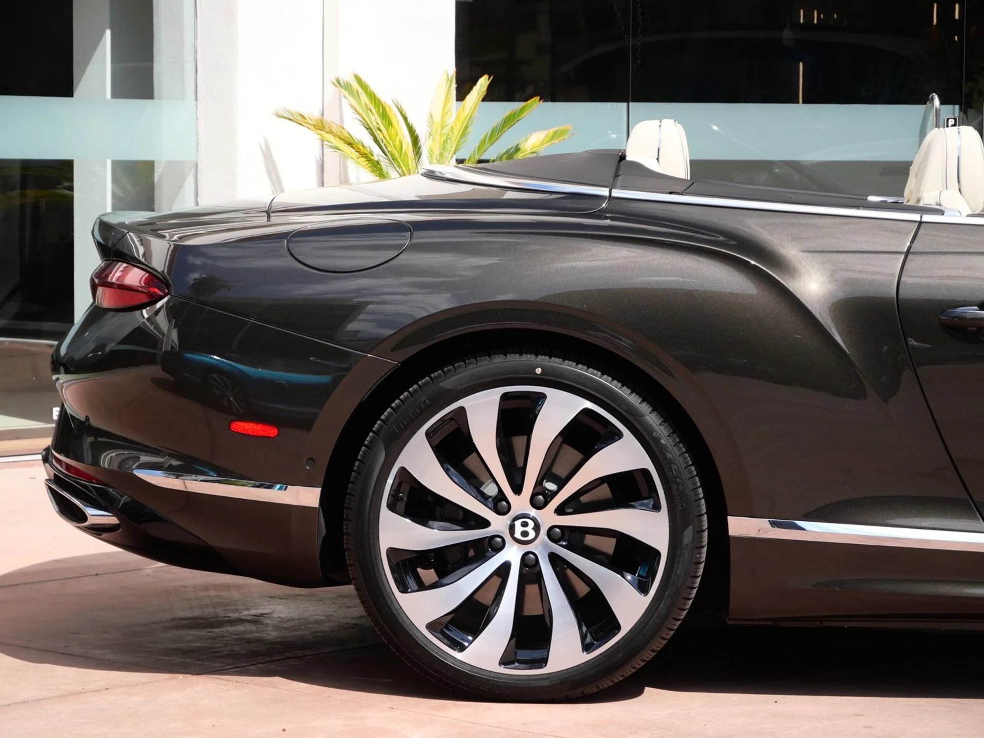 mph011_3080901162_1528924ff9429cb1f2524faba11d363bx_e71b72697e