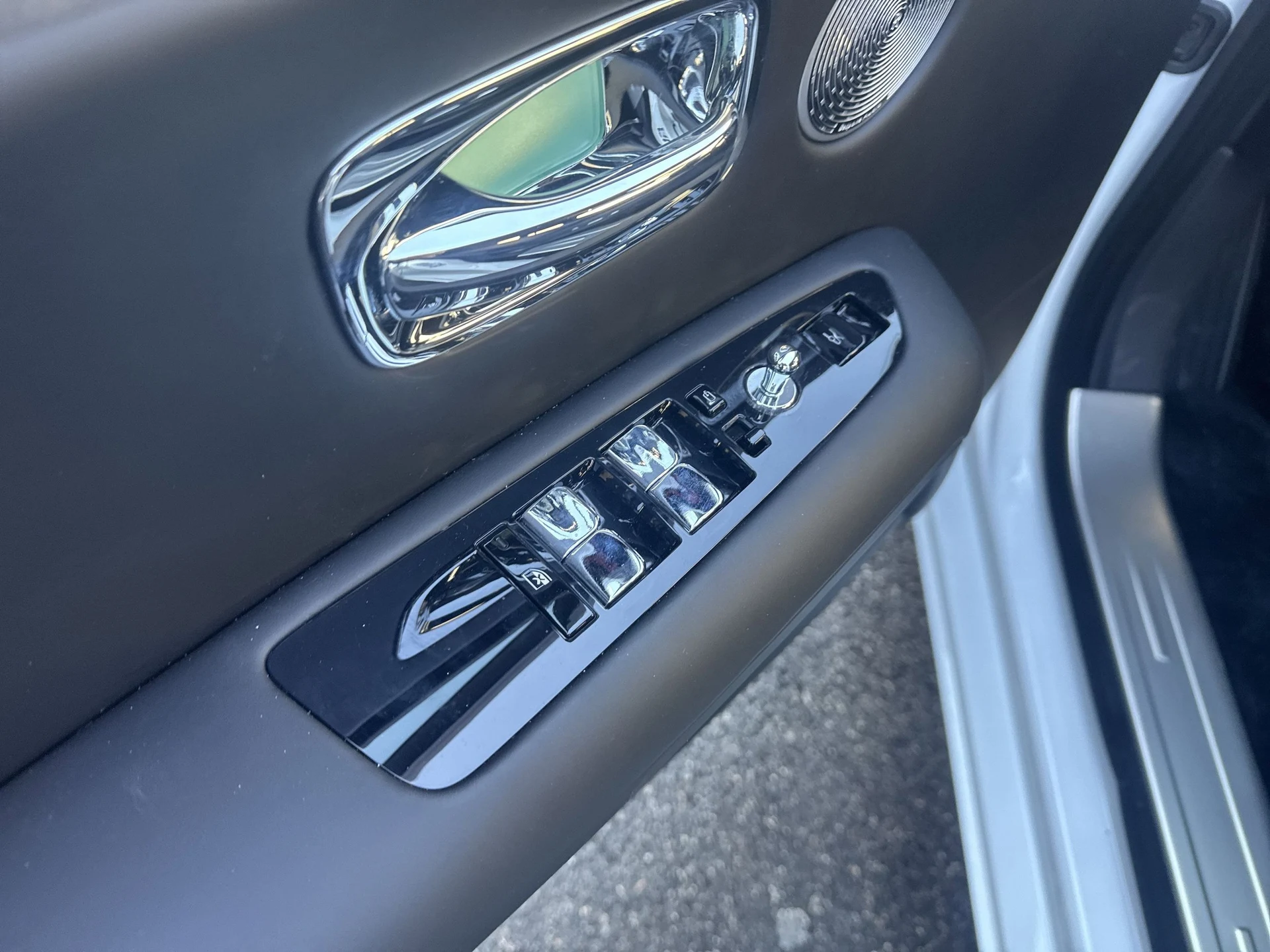 mph011_3083569849_2952226f310ed70dfef40b8e21526c7fx_bb04569e53