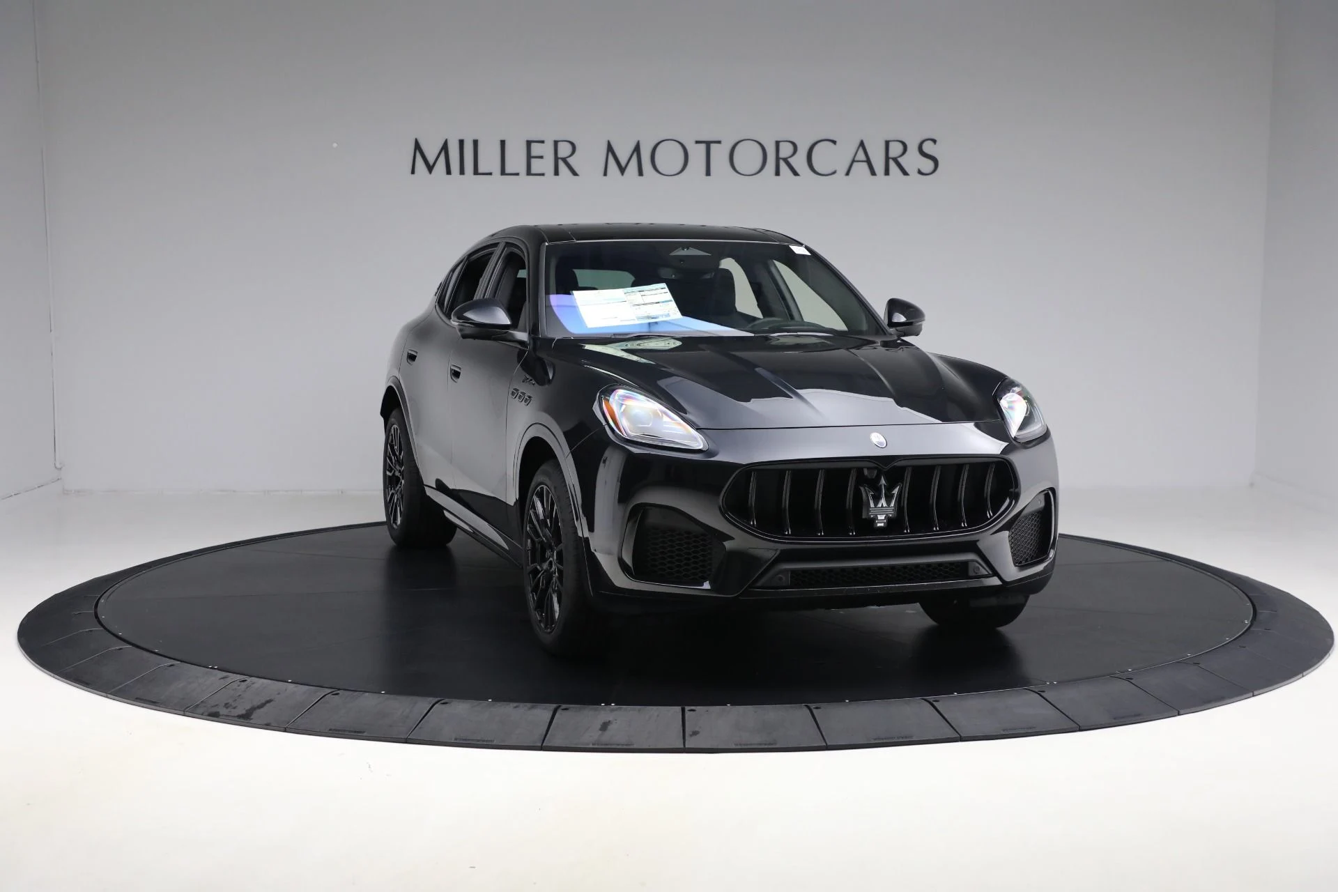 mph011_3083975624_New_2025_Maserati_Grecale_Modena_8d94a263d8