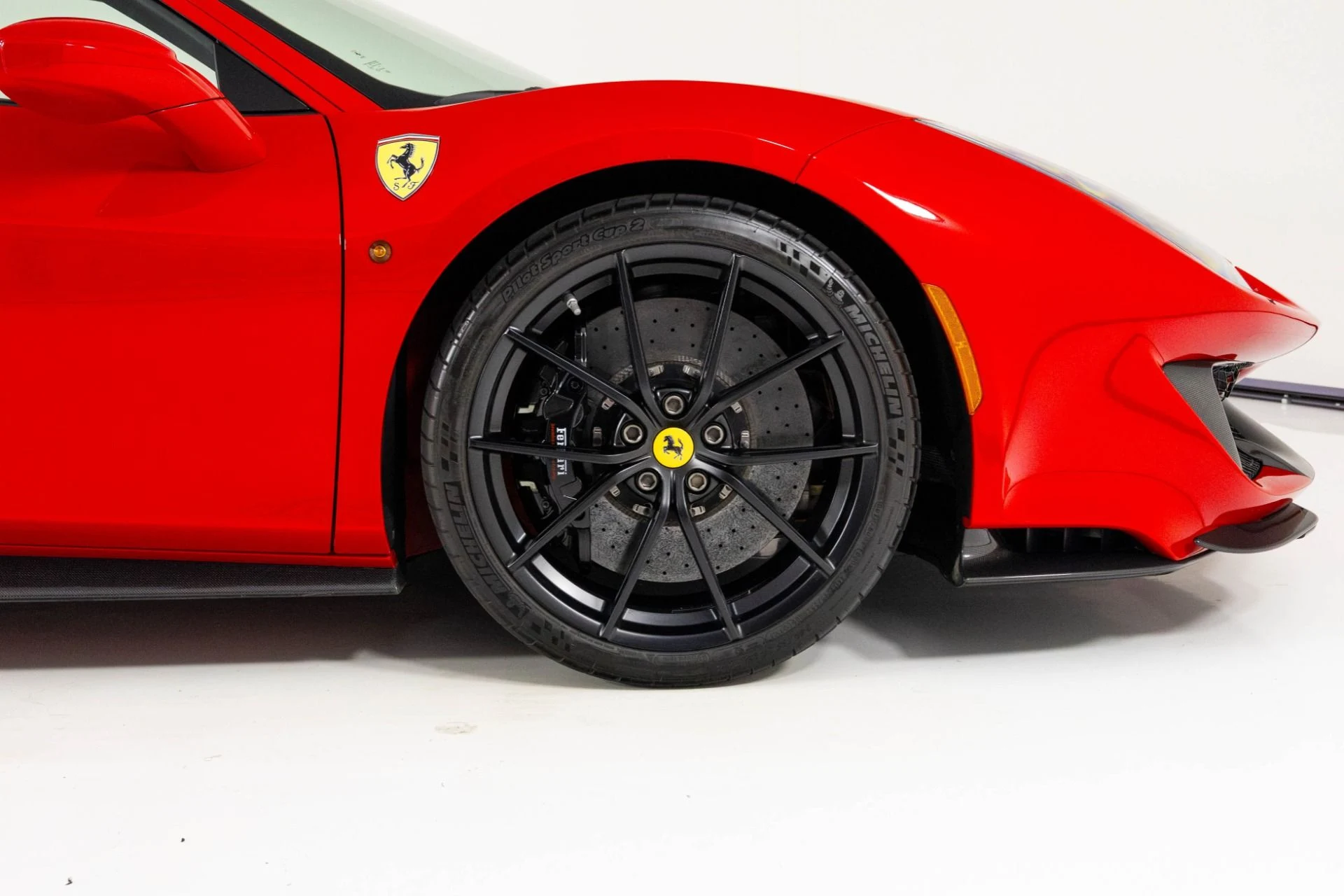mph011_3090358552_Used_2019_Ferrari_488_Pista_1761352057_20c69e70d7