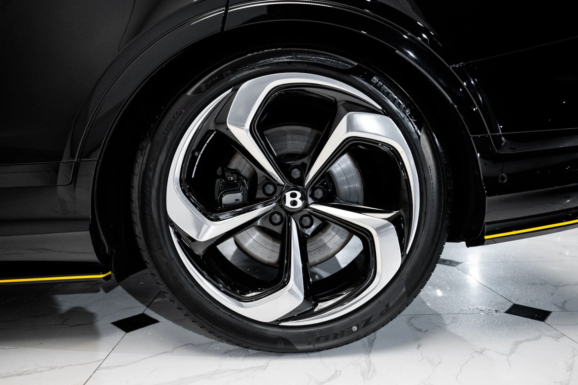 mph011_3091239710_Used_2024_Bentley_Bentayga_S_V8_1734149546_cdb1b2848f