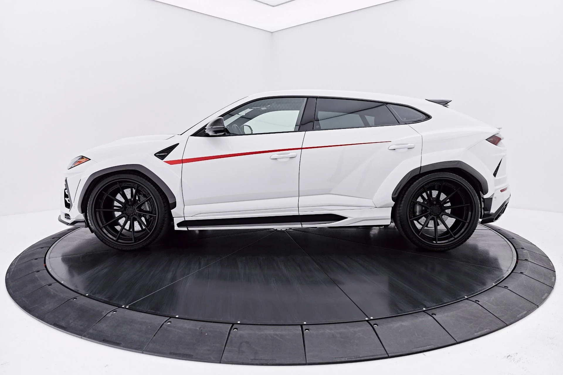 mph011_3092125758_Used_2021_Lamborghini_Urus_1787967057_49d7374e64