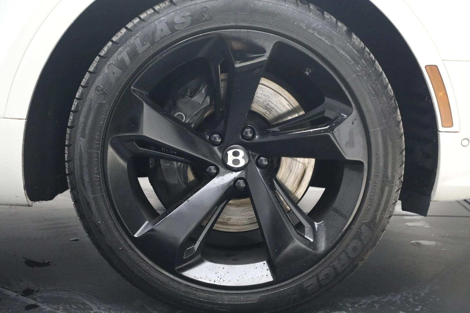 mph011_3094840980_Used_2023_Bentley_Bentayga_V8_1770079262_1393954cb7